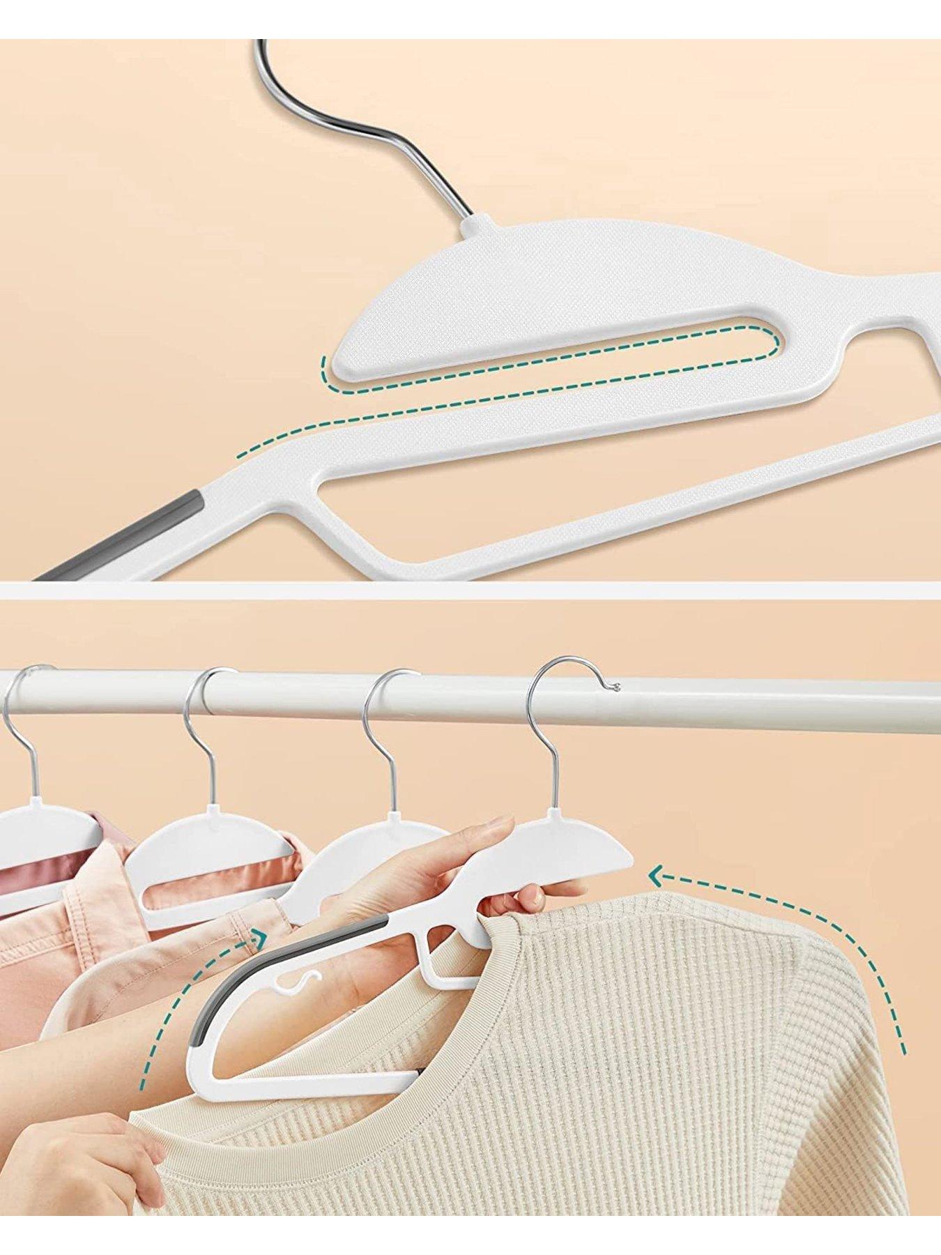 addis-non-slip-plastic-clothes-hangers-20-packoutfit