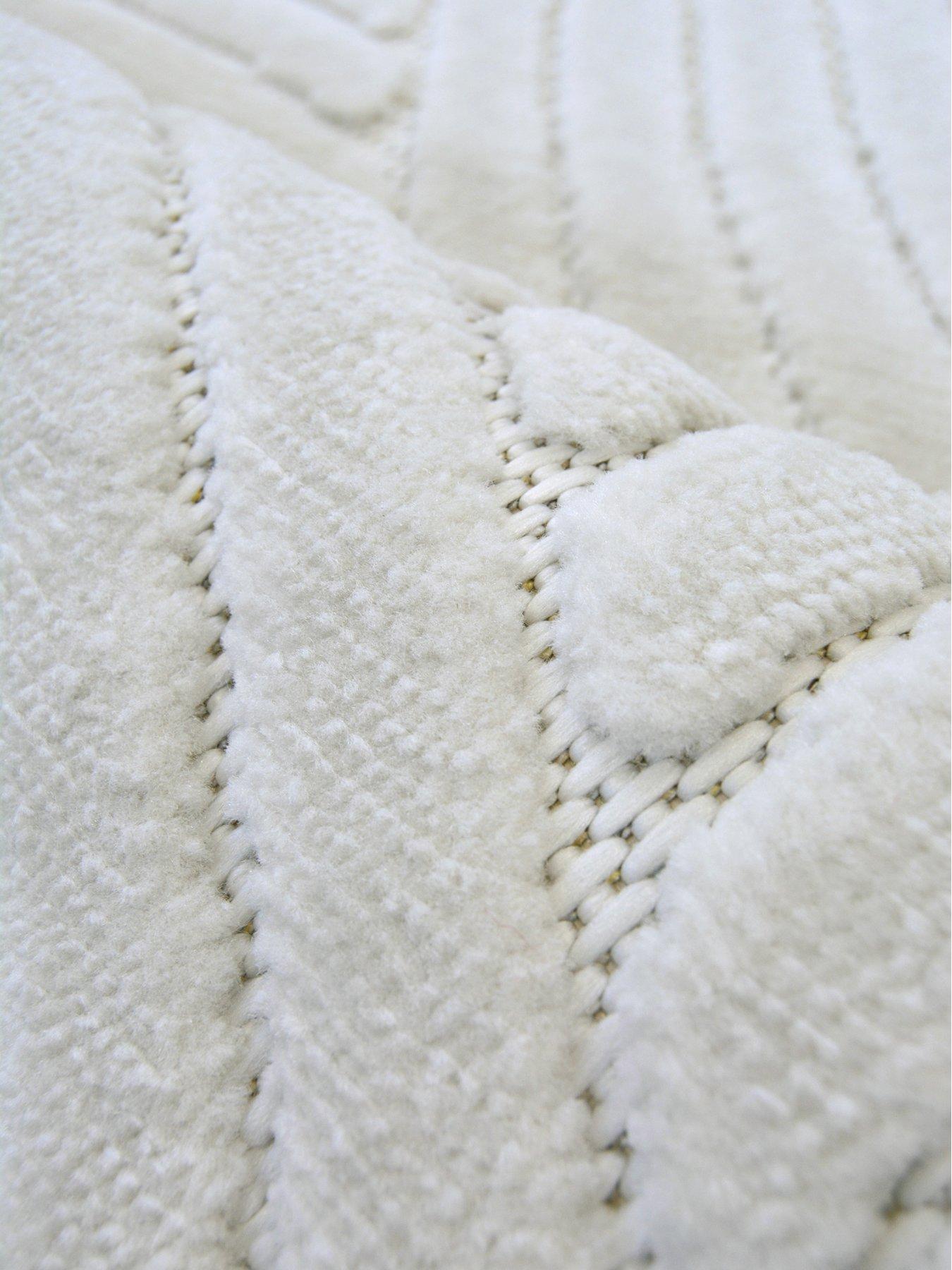 Image 4 of 6 of The Very Collection Malmo Carved Indoor/Outdoor Rug - White