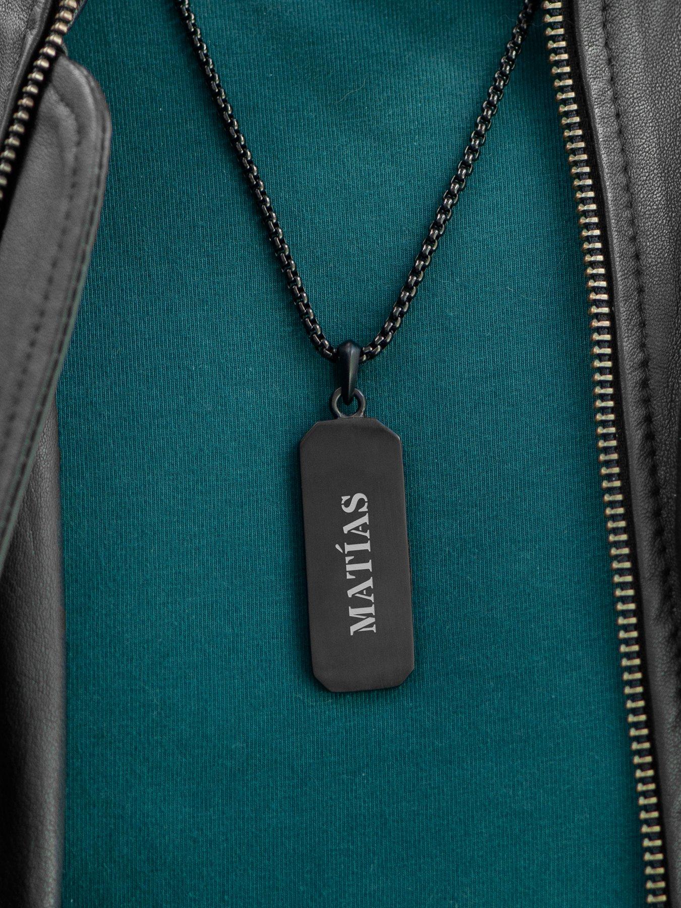 treat-republic-personalised-black-steel-mens-dog-tag-necklaceoutfit