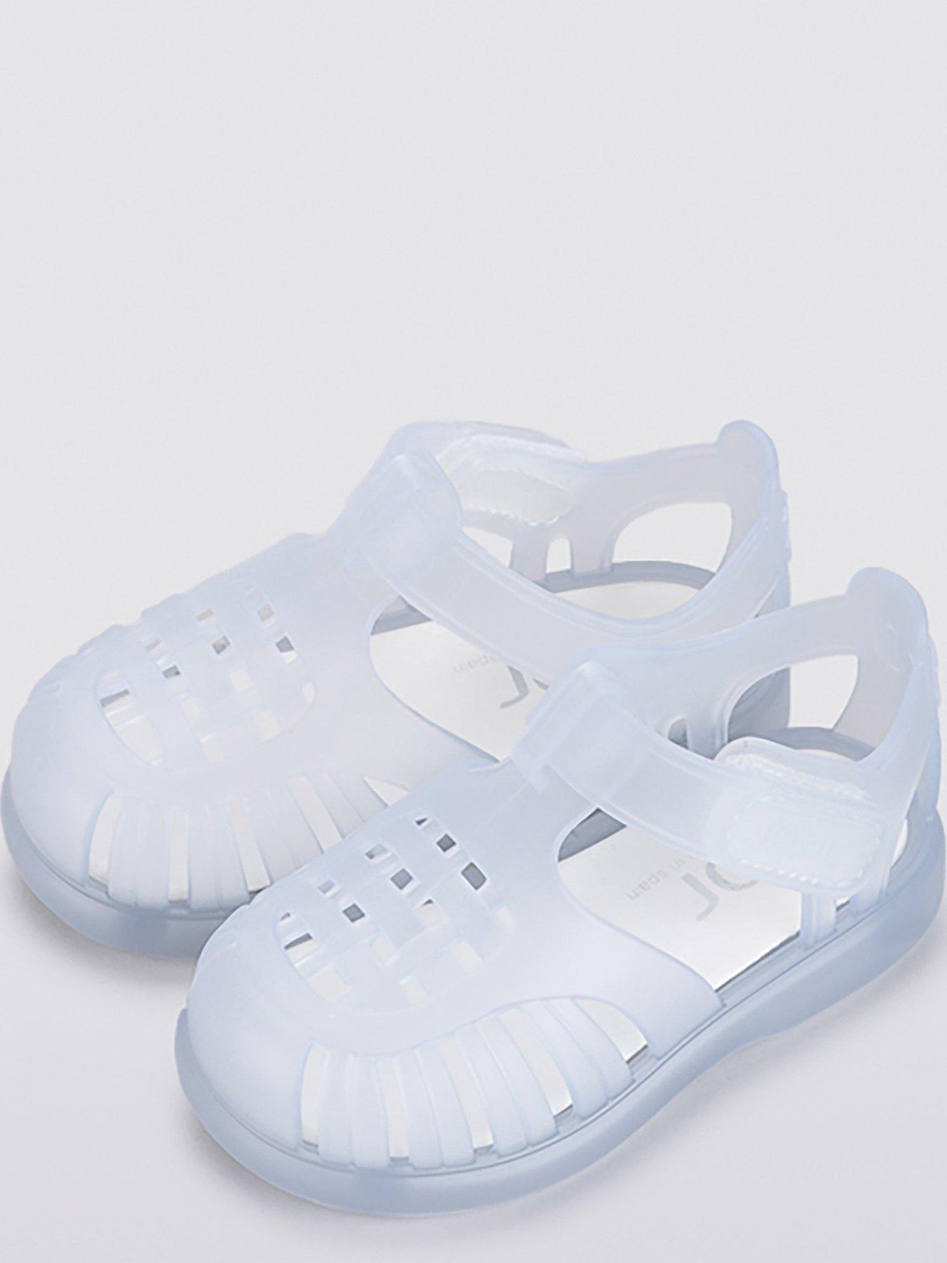 igor-tobby-jelly-sandal-whiteoutfit