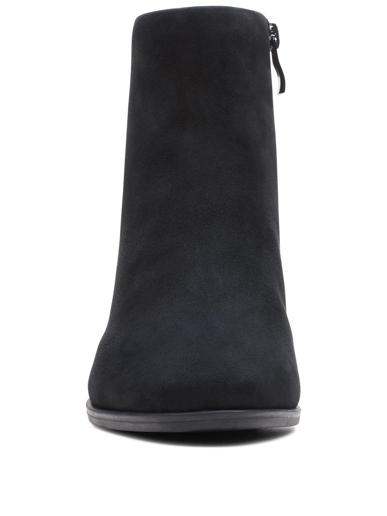 clarks-clarks-freva55-zip-boots-black-sdeback