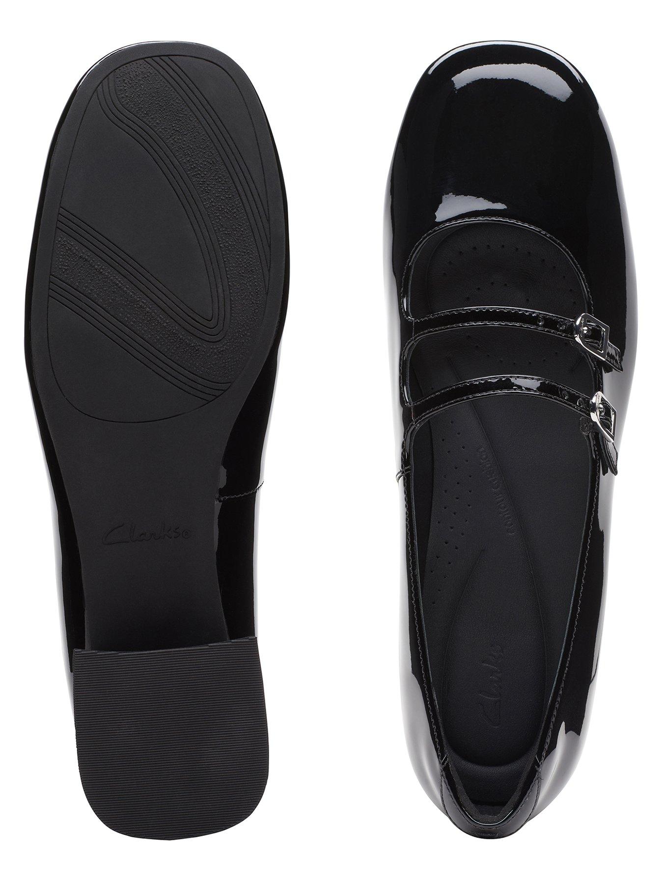 clarks-clarks-daiss30-shine-shoes-black-patdetail