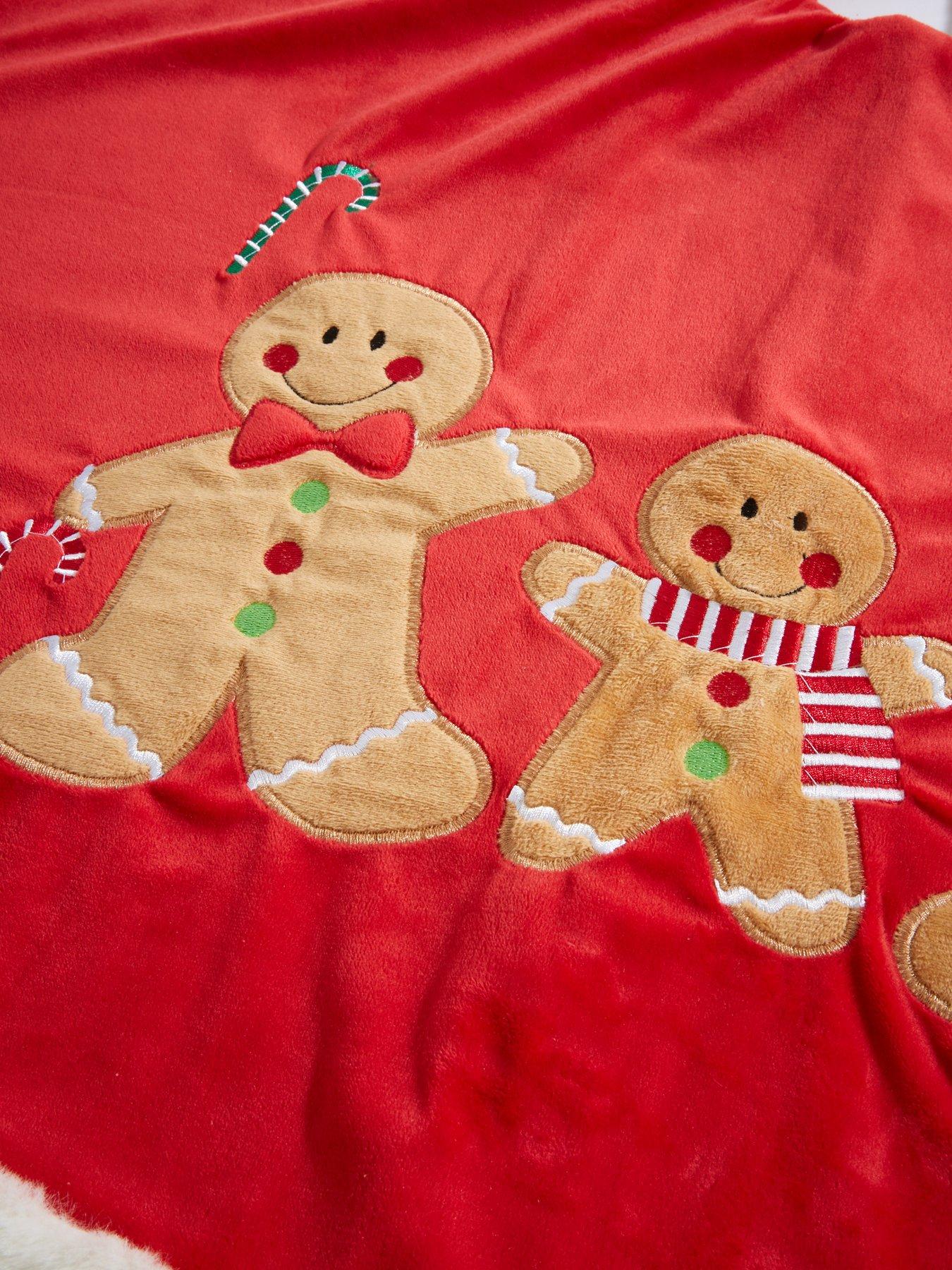 three-kings-gingerbread-family-christmasnbsptree-skirt-116-cmdetail