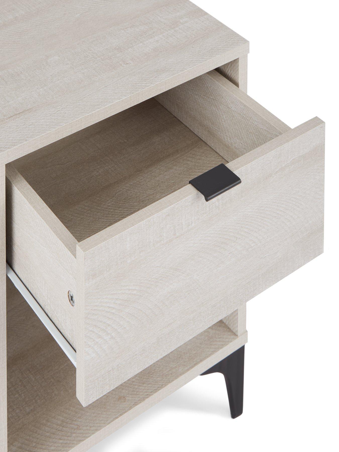 very-home-wakefield-side-table-grey-oakdetail