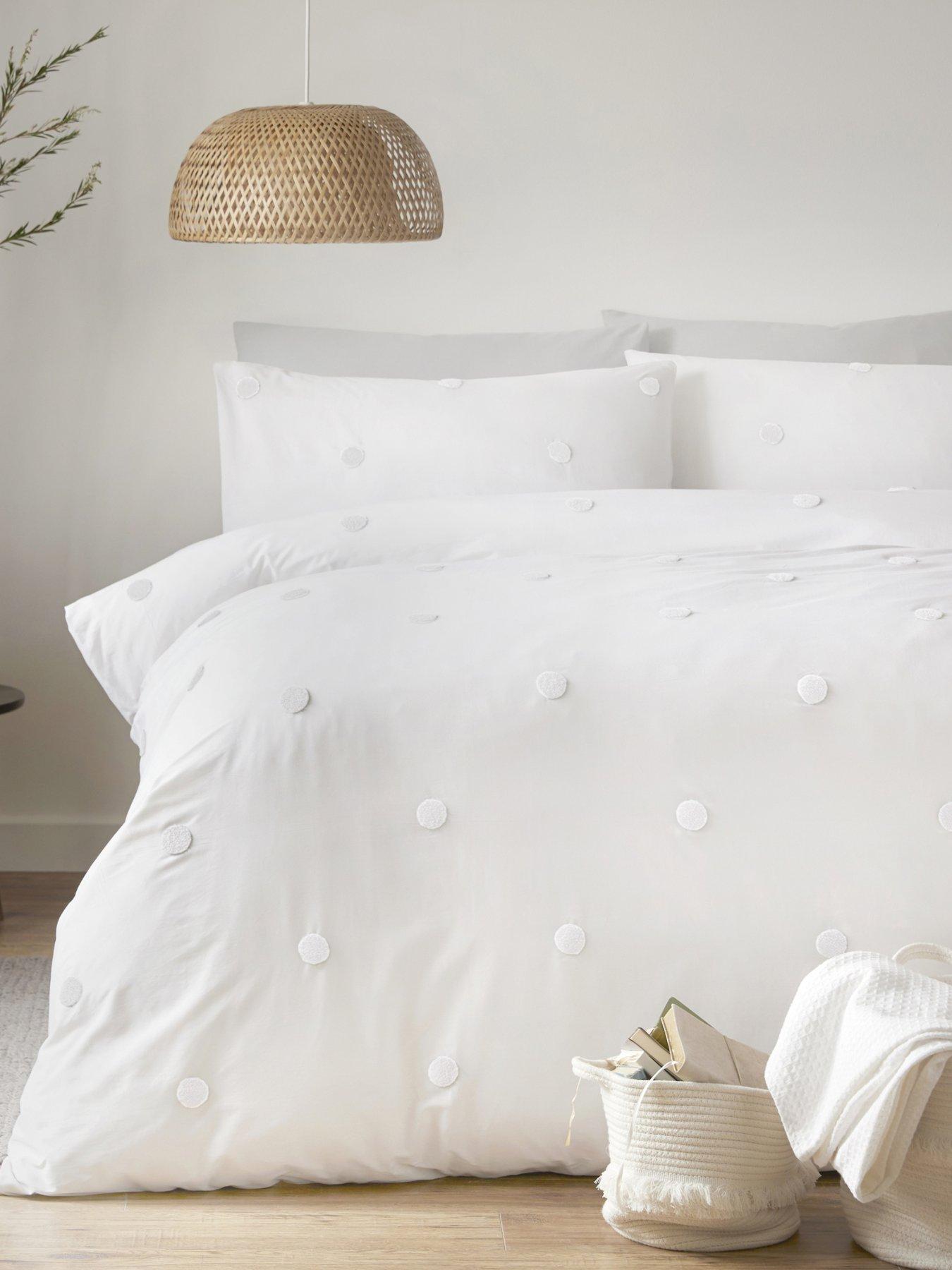 appletree-dot-garden-100-cotton-duvet-cover-set-whitefront