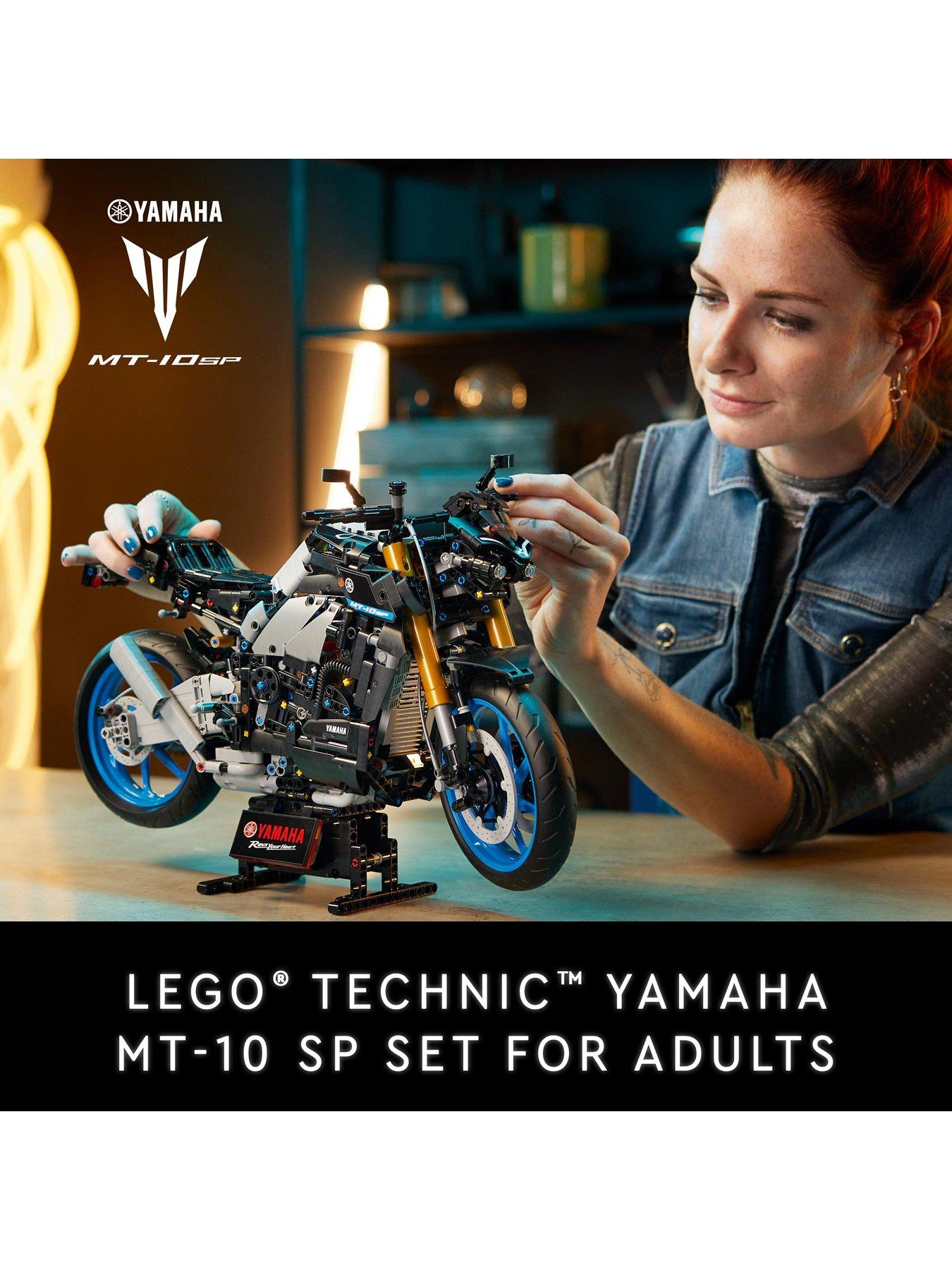 lego-technic-yamaha-mt-10-sp-motorbike-model-42159stillFront