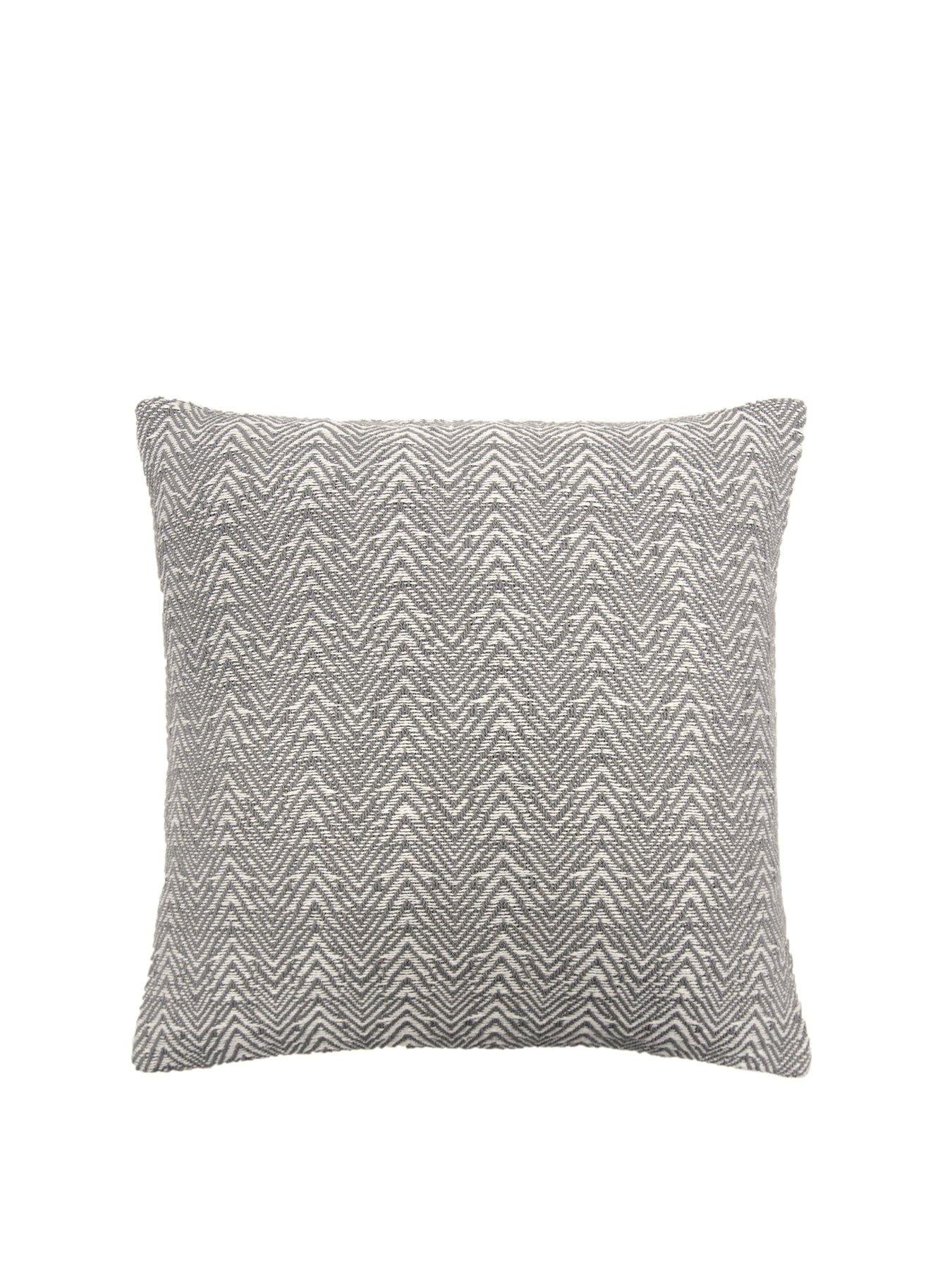 appletree-herringbone-cushion-silverfront