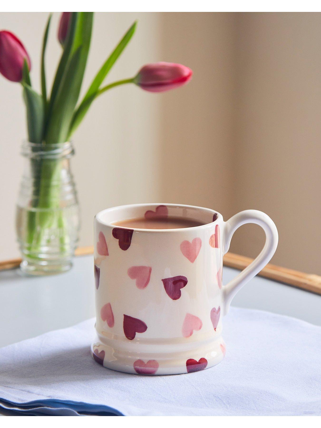 emma-bridgewater-pink-hearts-12-pint-mugstillFront