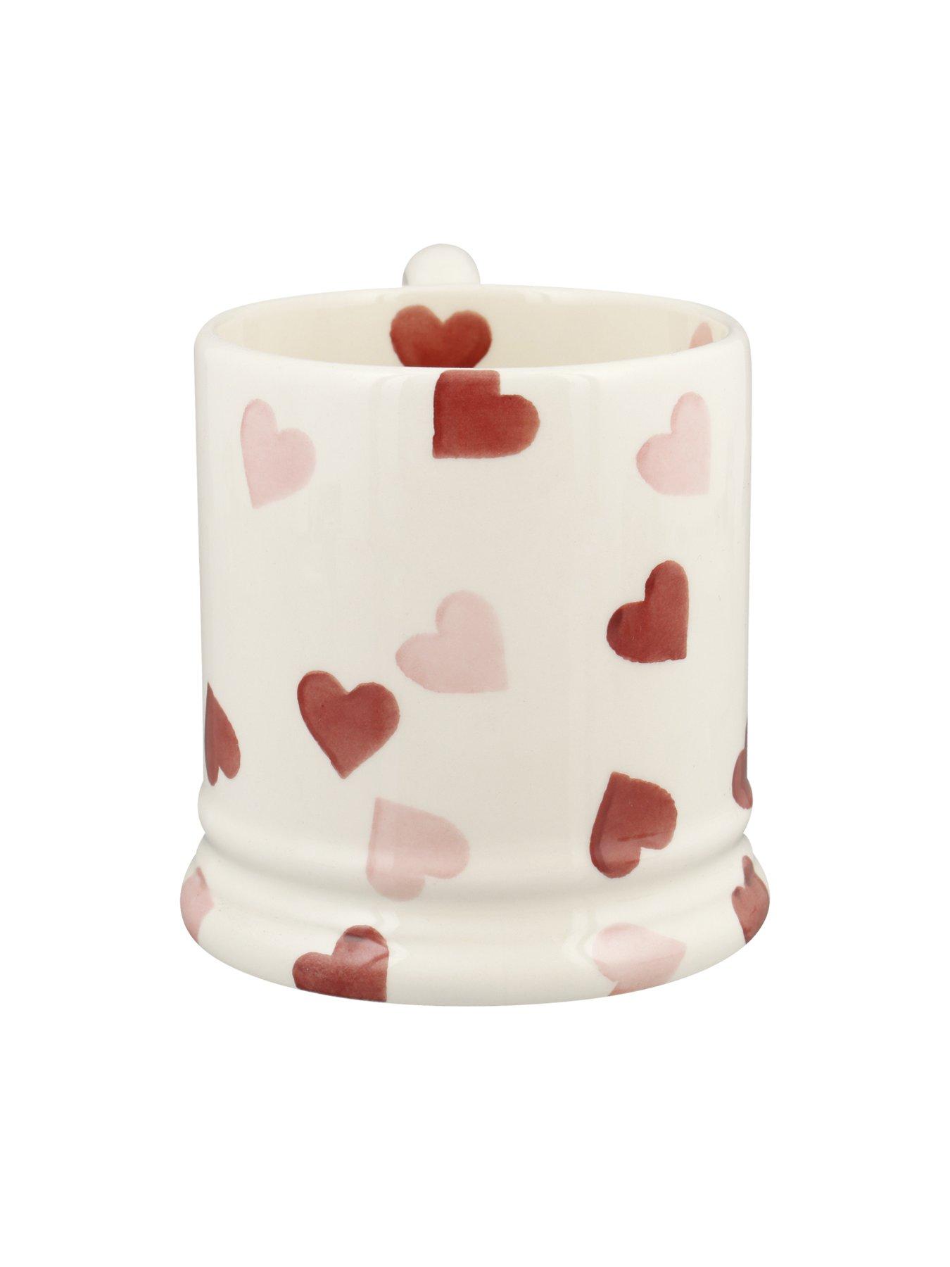 emma-bridgewater-pink-hearts-12-pint-mugdetail