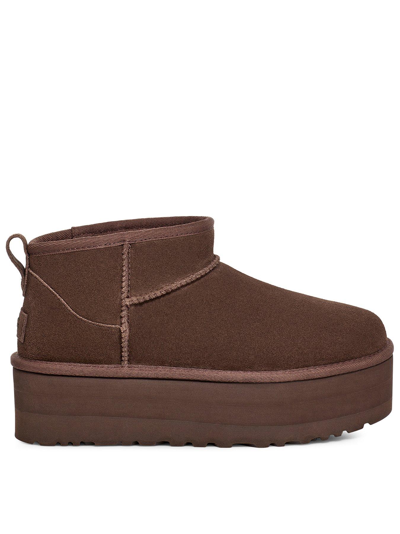 Ugg 1562 2025