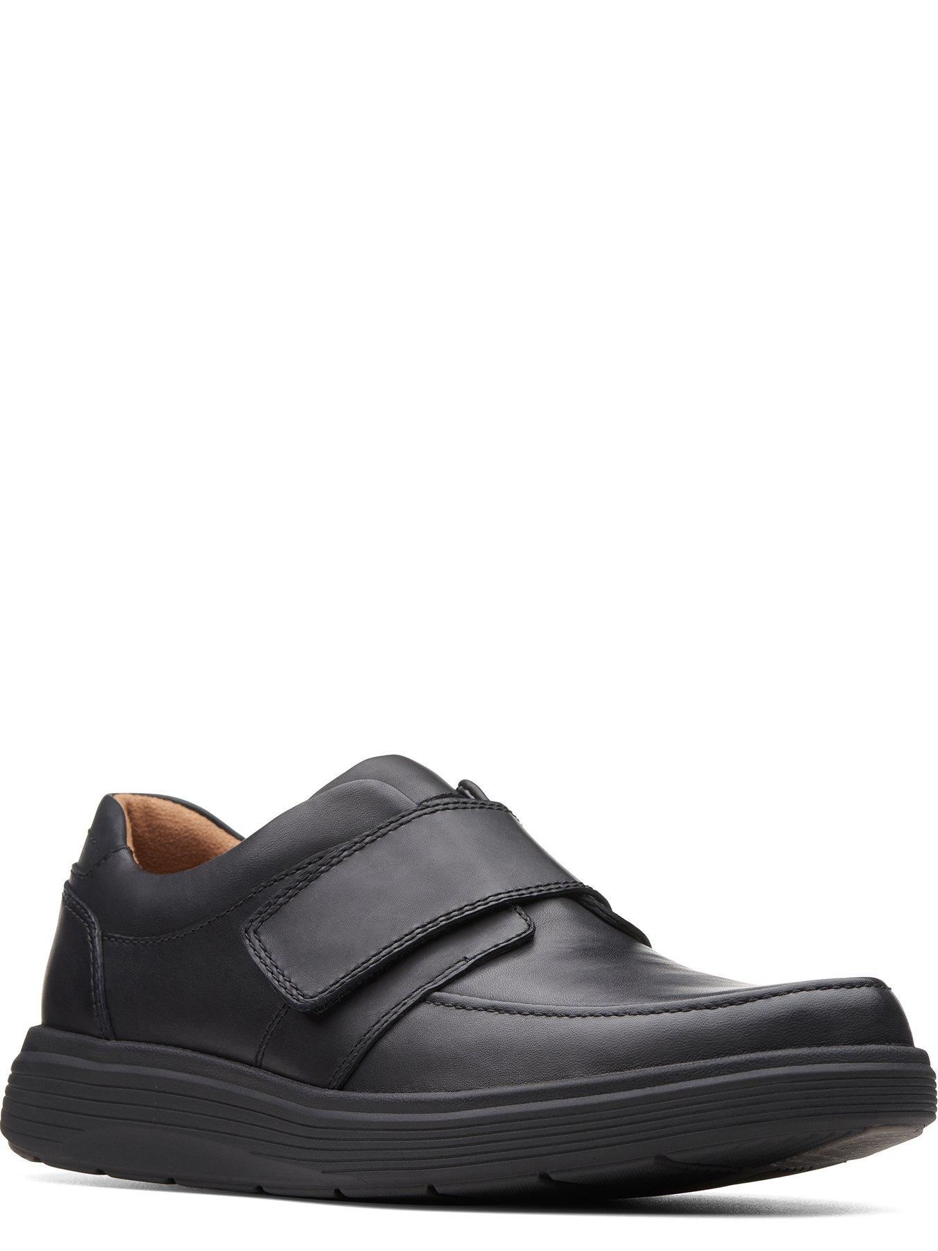 clarks-un-abode-formal-slip-on-strap-shoes-blackoutfit