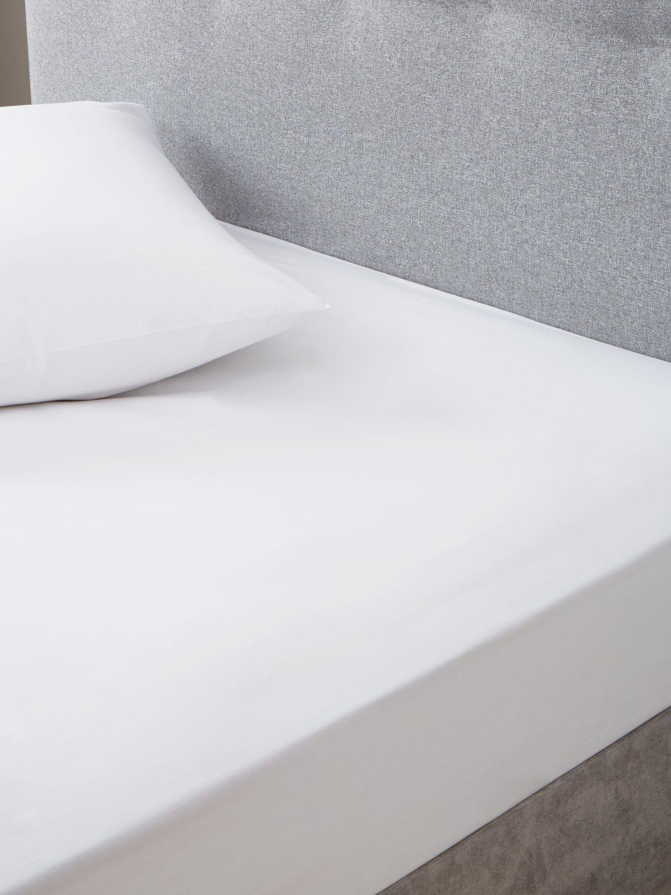 undefined Easy Care Polycotton 25 cm Fitted Sheet