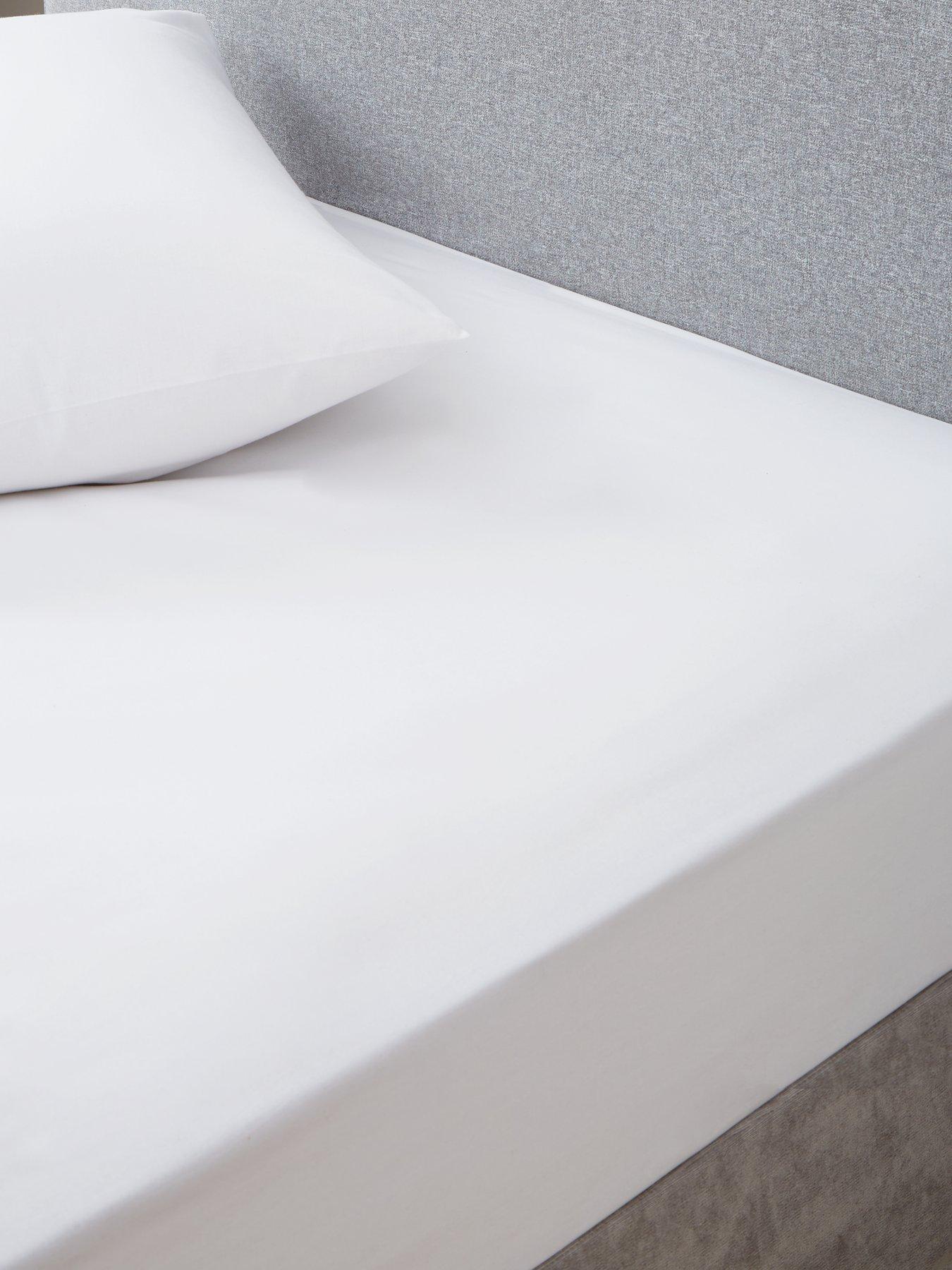 undefined Easy Care Polycotton Extra Deep 32 cm Fitted Sheet