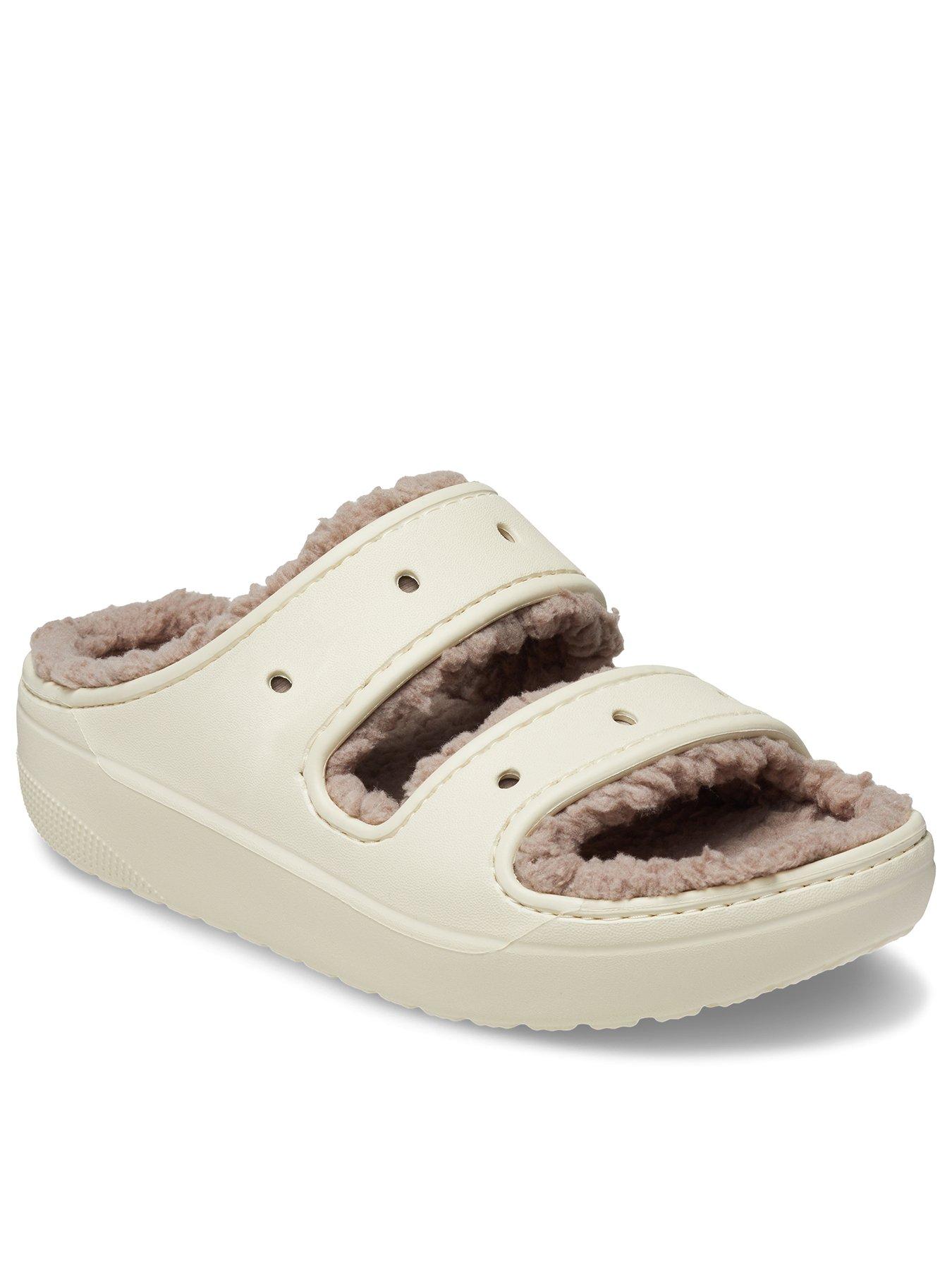 crocs-classic-cozzzy-sandal-bonemushroomback