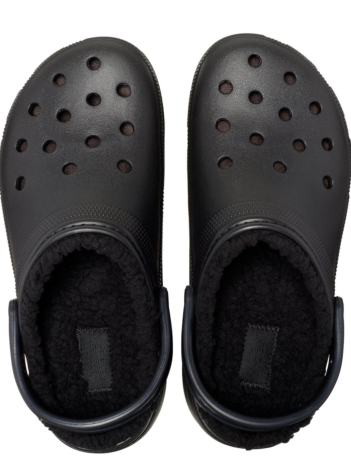 crocs-classic-platform-lined-blackoutfit