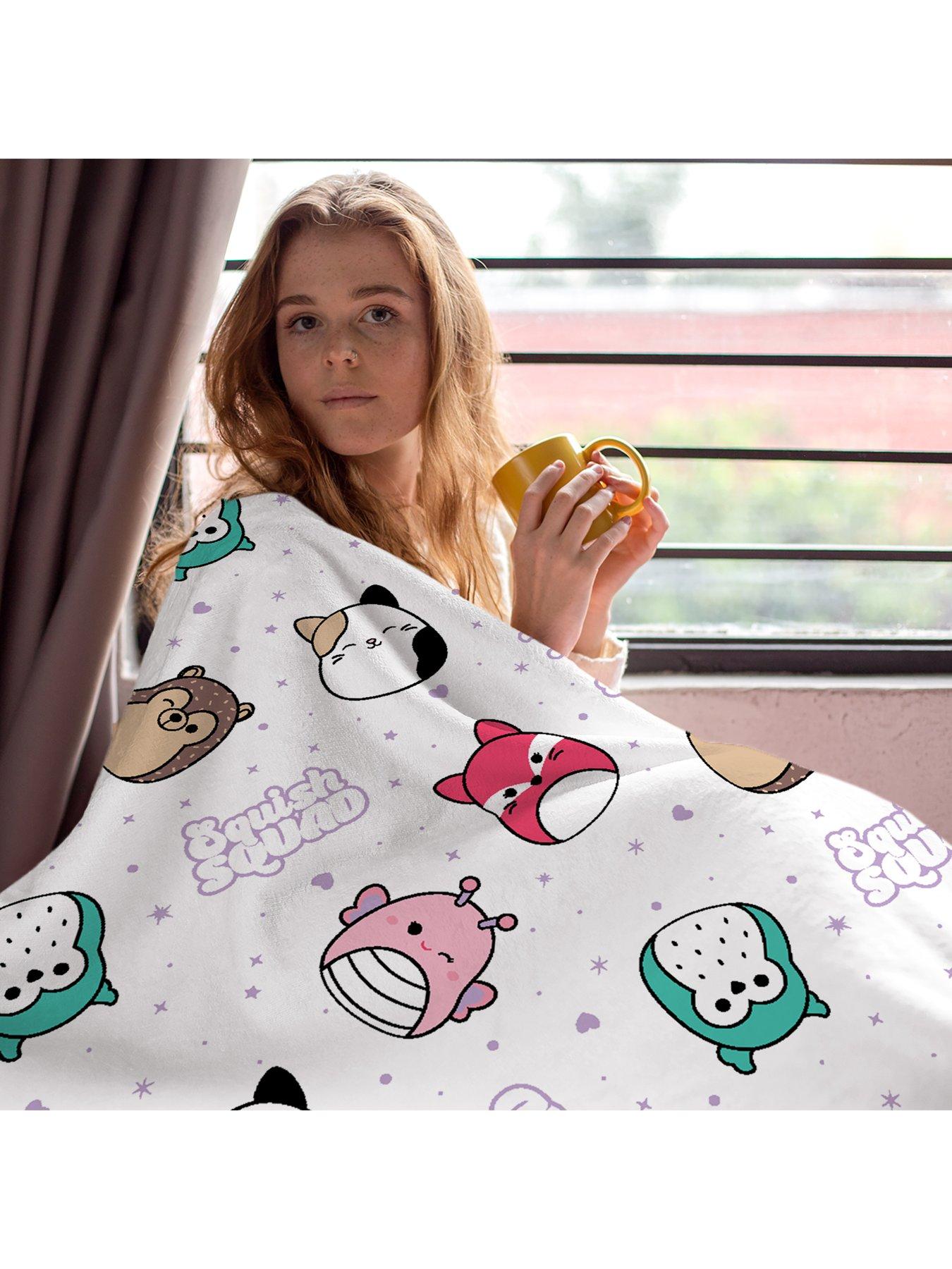 squishmallows-bright-flannel-fleece-throw-multiback