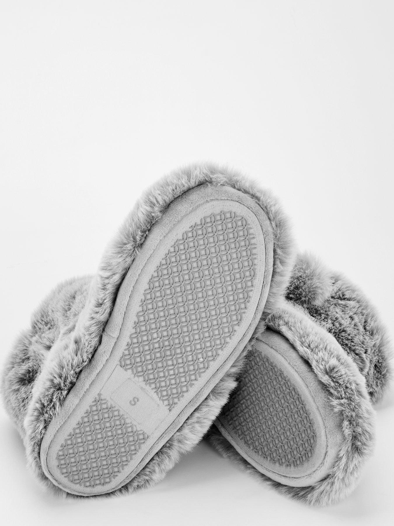 everyday-grey-two-tone-plush-faux-fur-pom-bootdetail