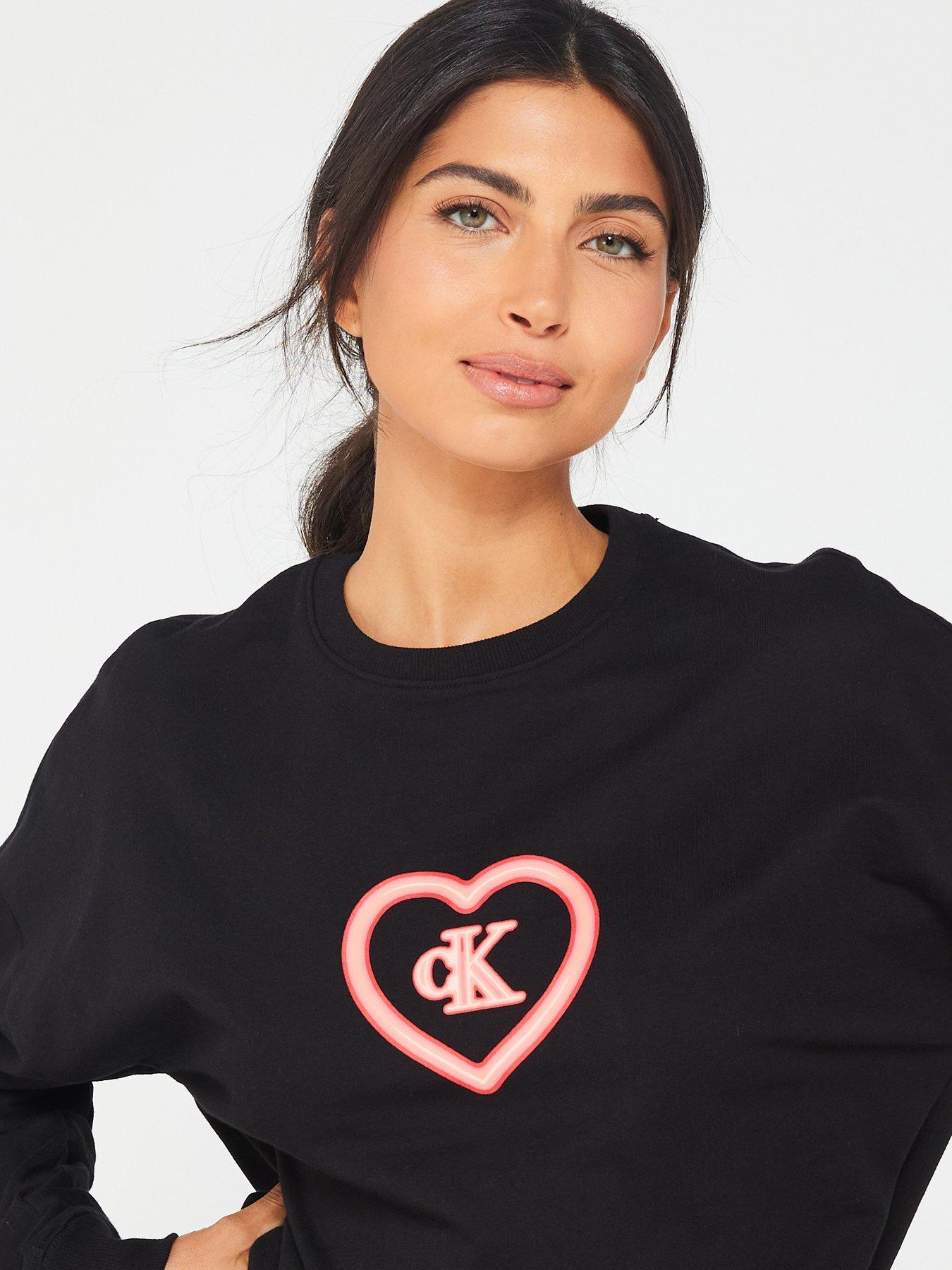 calvin-klein-long-sleeve-sweatshirt-blackoutfit