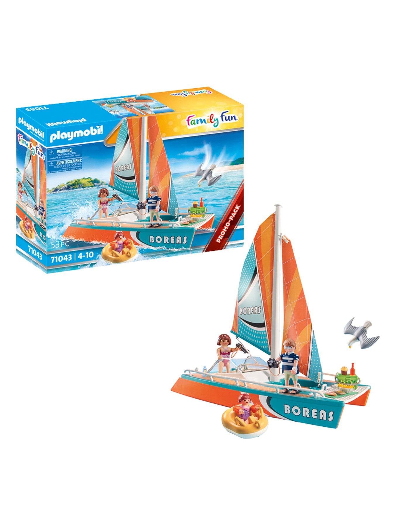 playmobil-71043-catamaran-with-underwater-motorfront