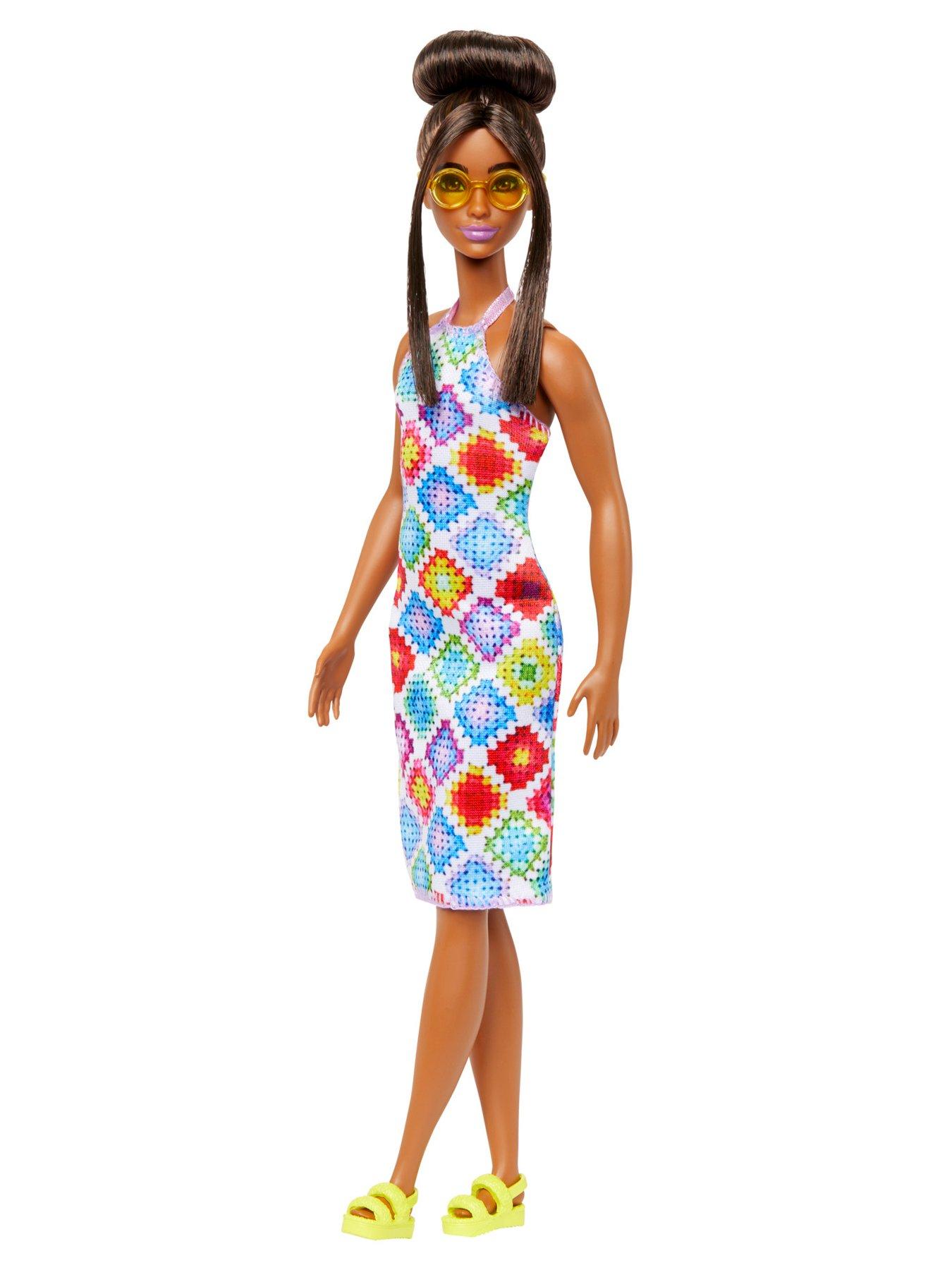 barbie-fashionista-doll-210-with-bun-and-crochet-halter-dressdetail