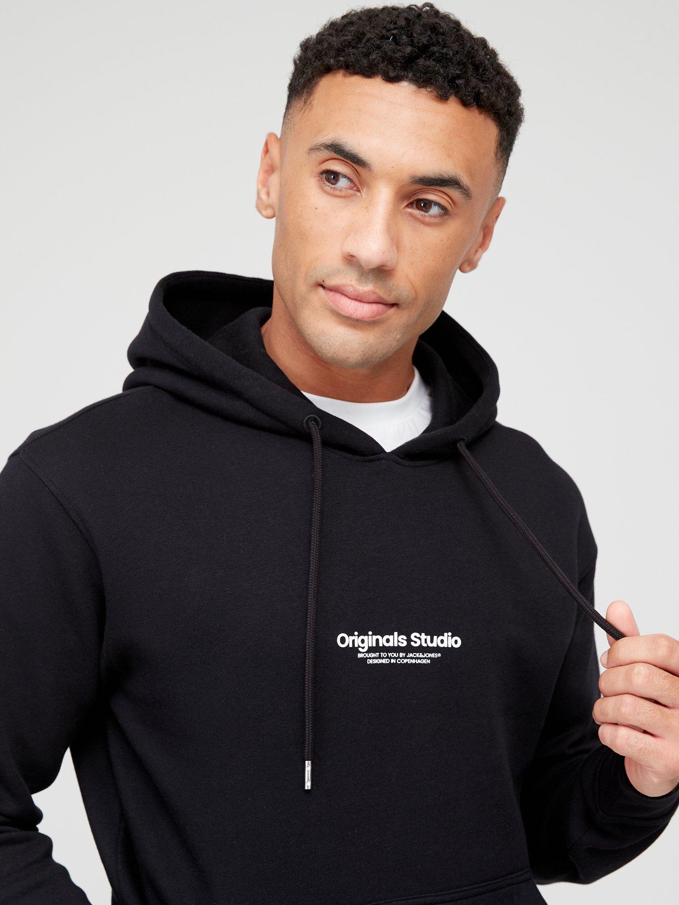 jack-jones-small-chest-logo-hoodie-blackoutfit