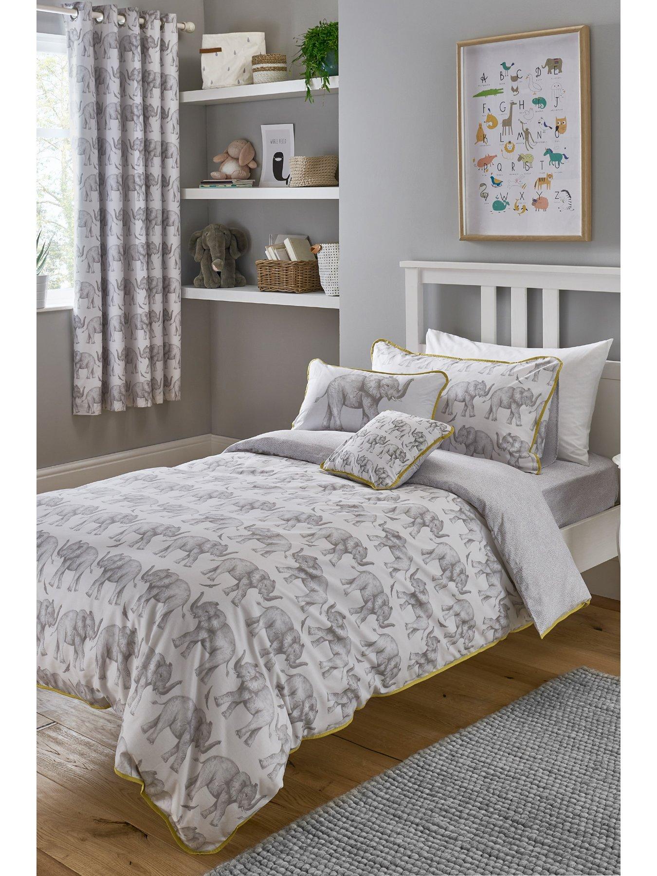 https://media.very.ie/i/littlewoodsireland/VKVAA_SQ1_0000000361_WHITE_GREY_RSr/sam-faiers-little-knightleys-elephant-trail-duvet-cover-set-whitegrey.jpg?$180x240_retinamobilex2$