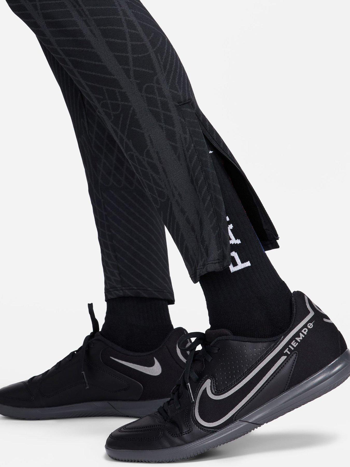 nike-womens-strike-pant-blackoutfit