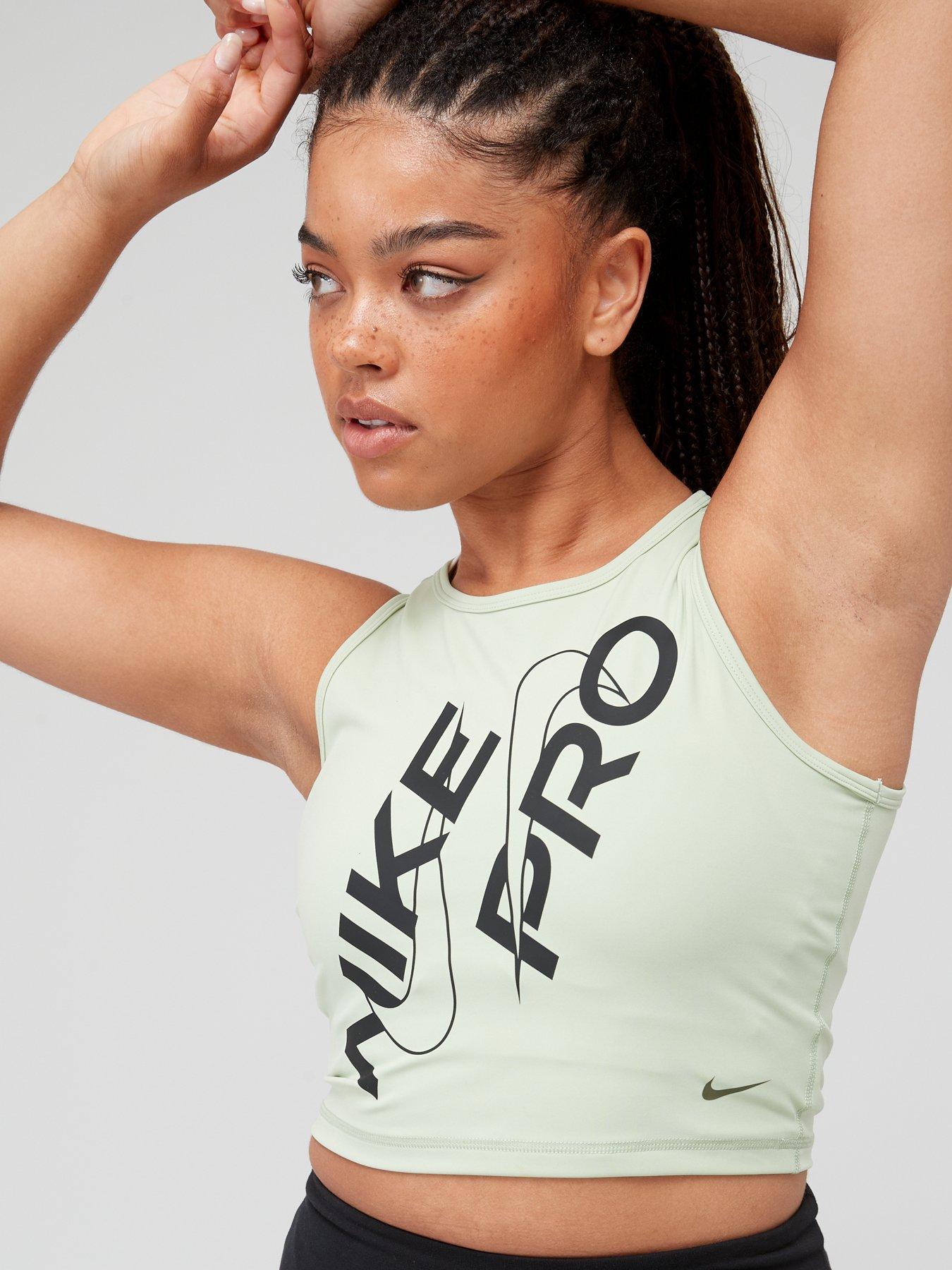 Nike versa graphic store crop top