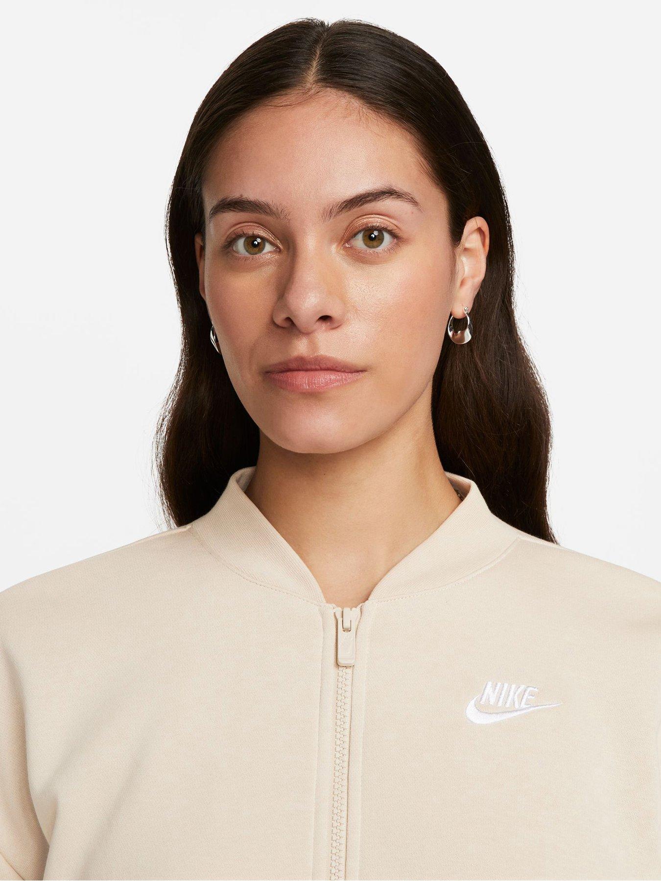 nike-sportswear-club-fleece-oversized-cropped-full-zip-jacket-beigeoutfit