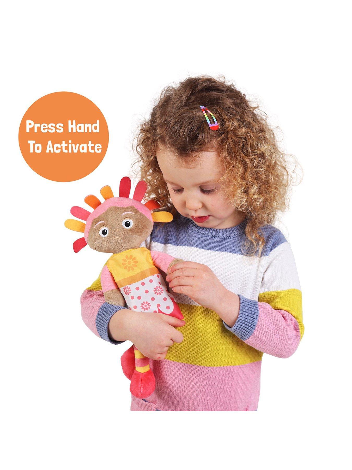 Image 3 of 6 of In The Night Garden In the Night Garden Upsy Daisy Talking Soft Toy
