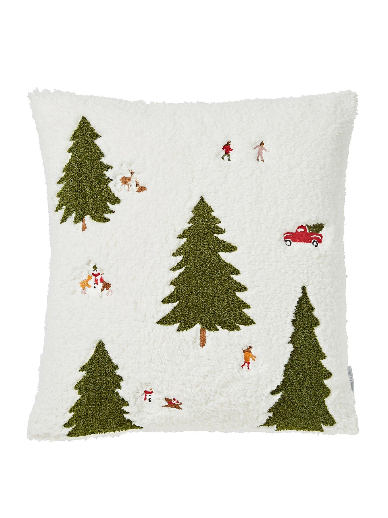 catherine-lansfield-cosy-boucle-christmas-tree-cushionstillFront