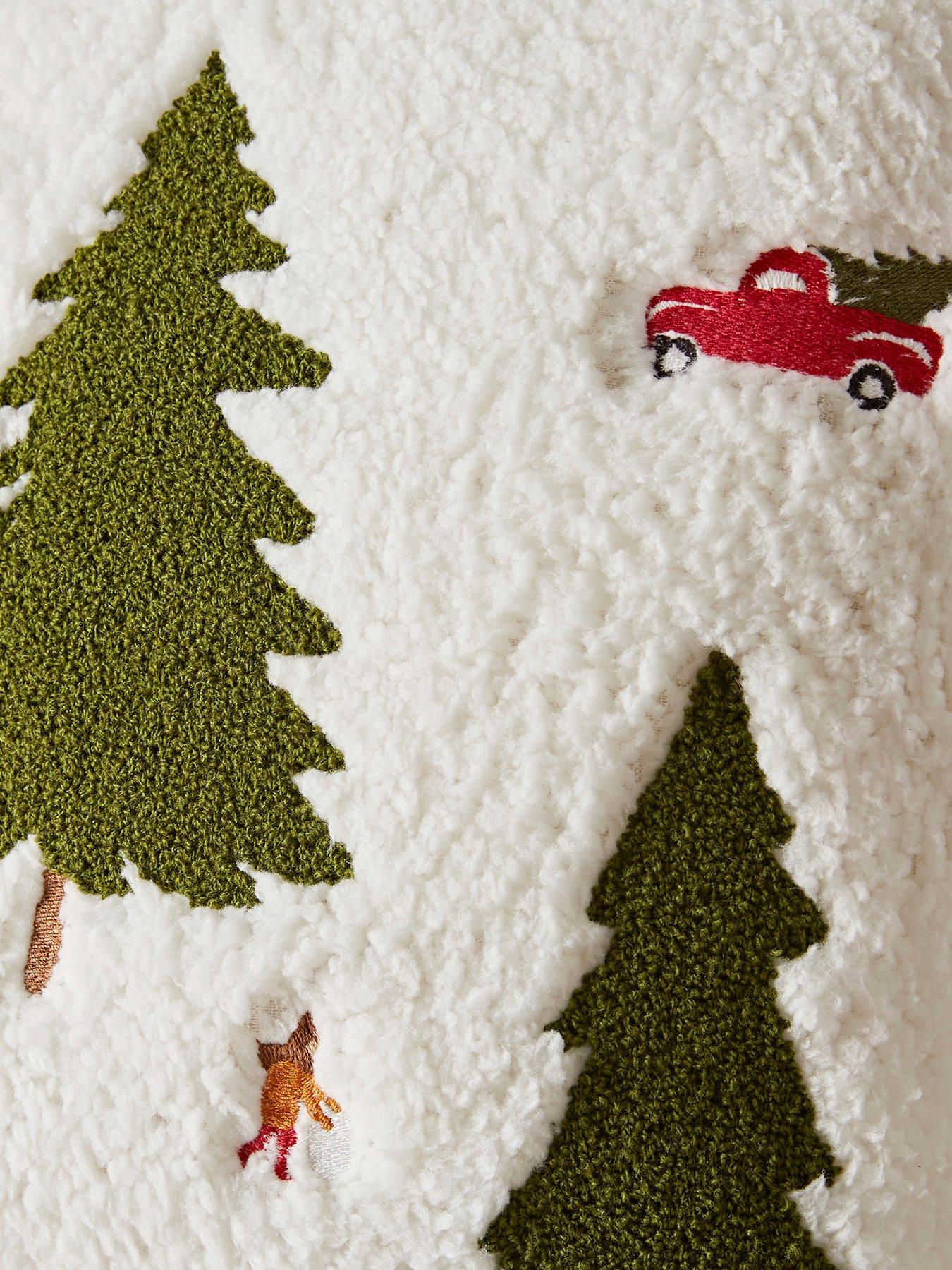 catherine-lansfield-cosy-boucle-christmas-tree-cushionback