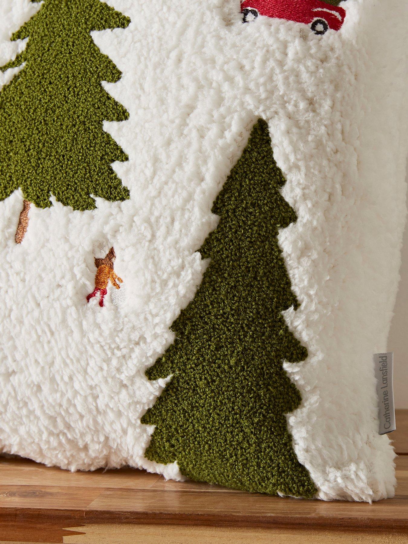 catherine-lansfield-cosy-boucle-christmas-tree-cushionoutfit