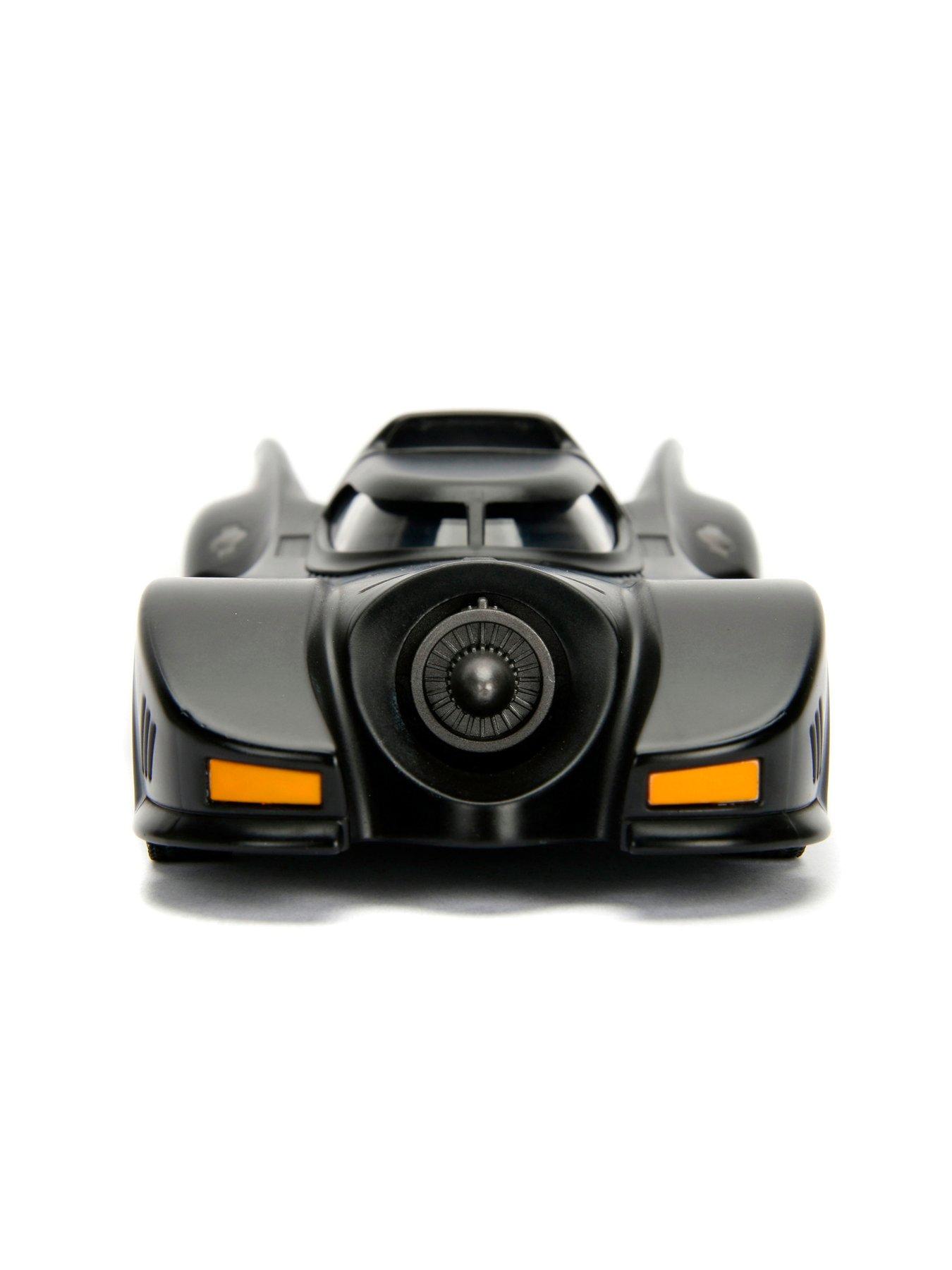 hollywood-rides-batman-1989-batmobile-124outfit