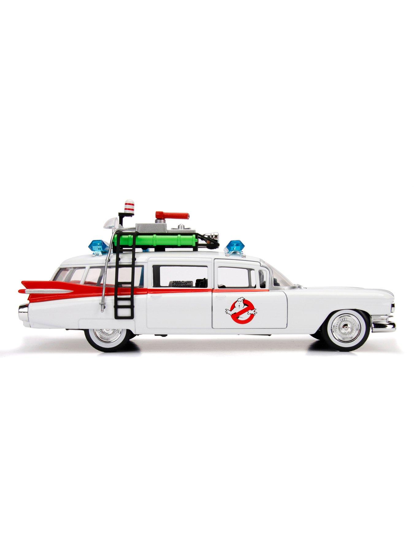 hollywood-rides-124-ghostbusters-ecto-1detail