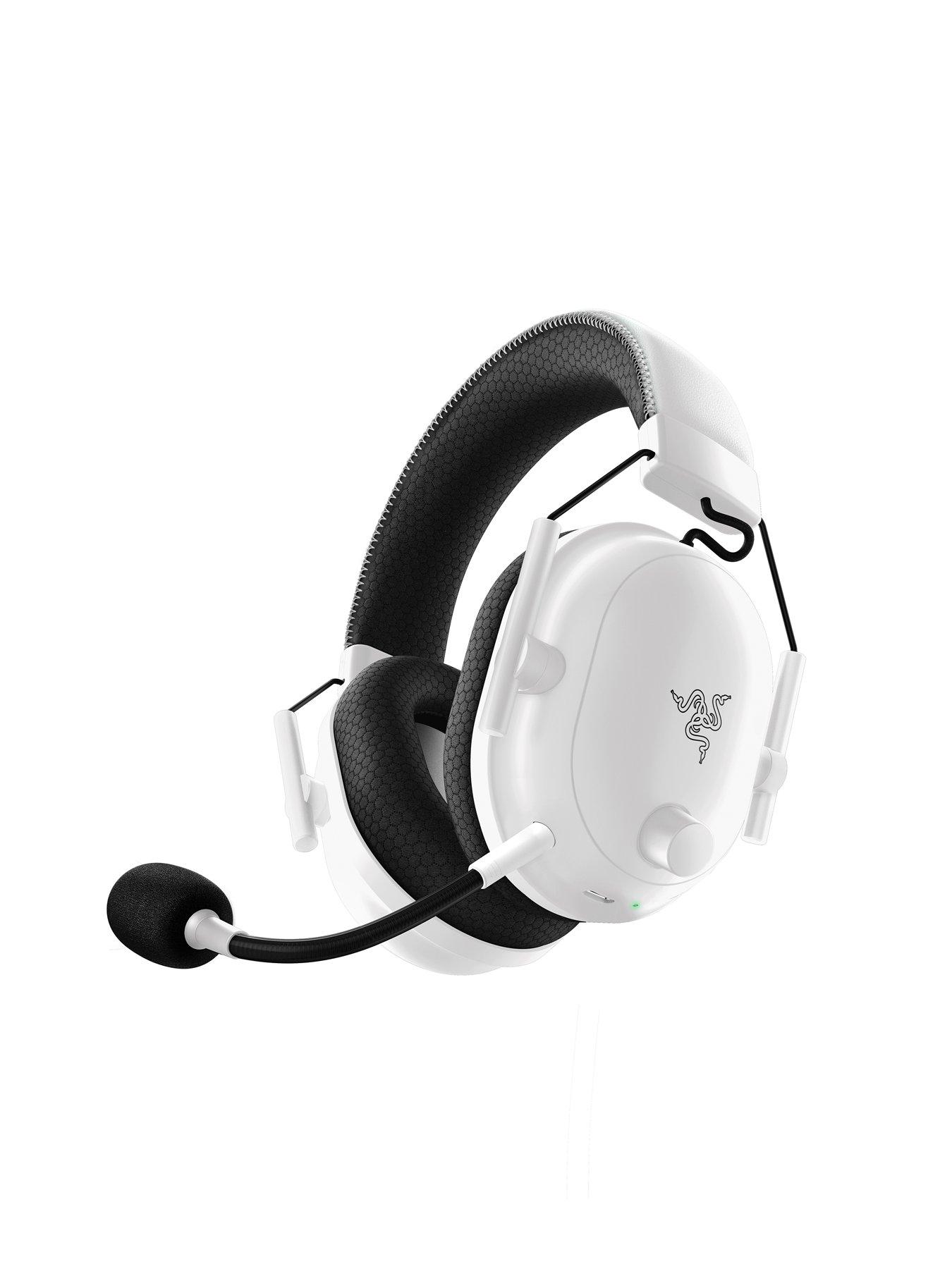 razer-blackshark-v2-pro-2023-whiteoutfit