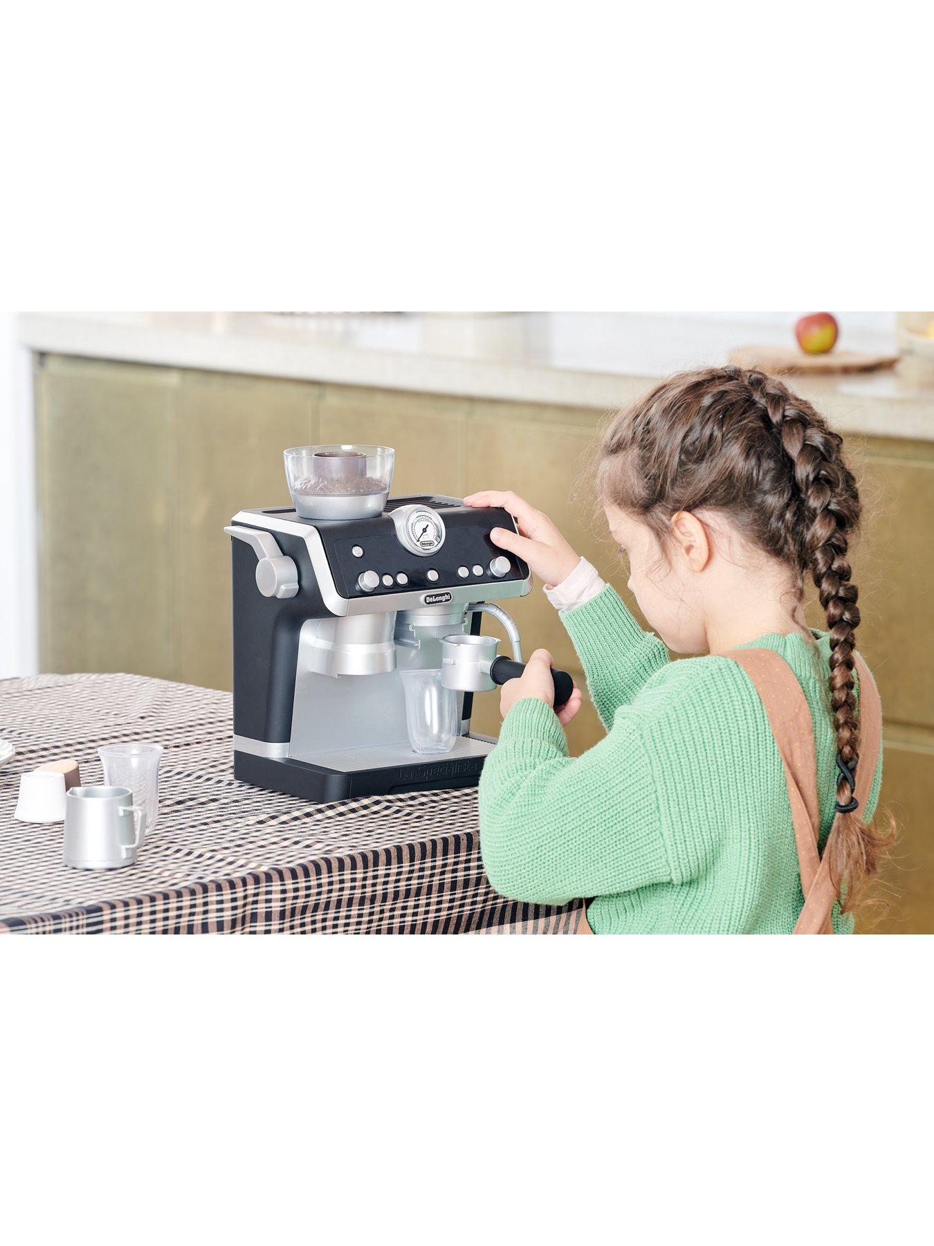 casdon-delonghi-barista-coffee-machineoutfit