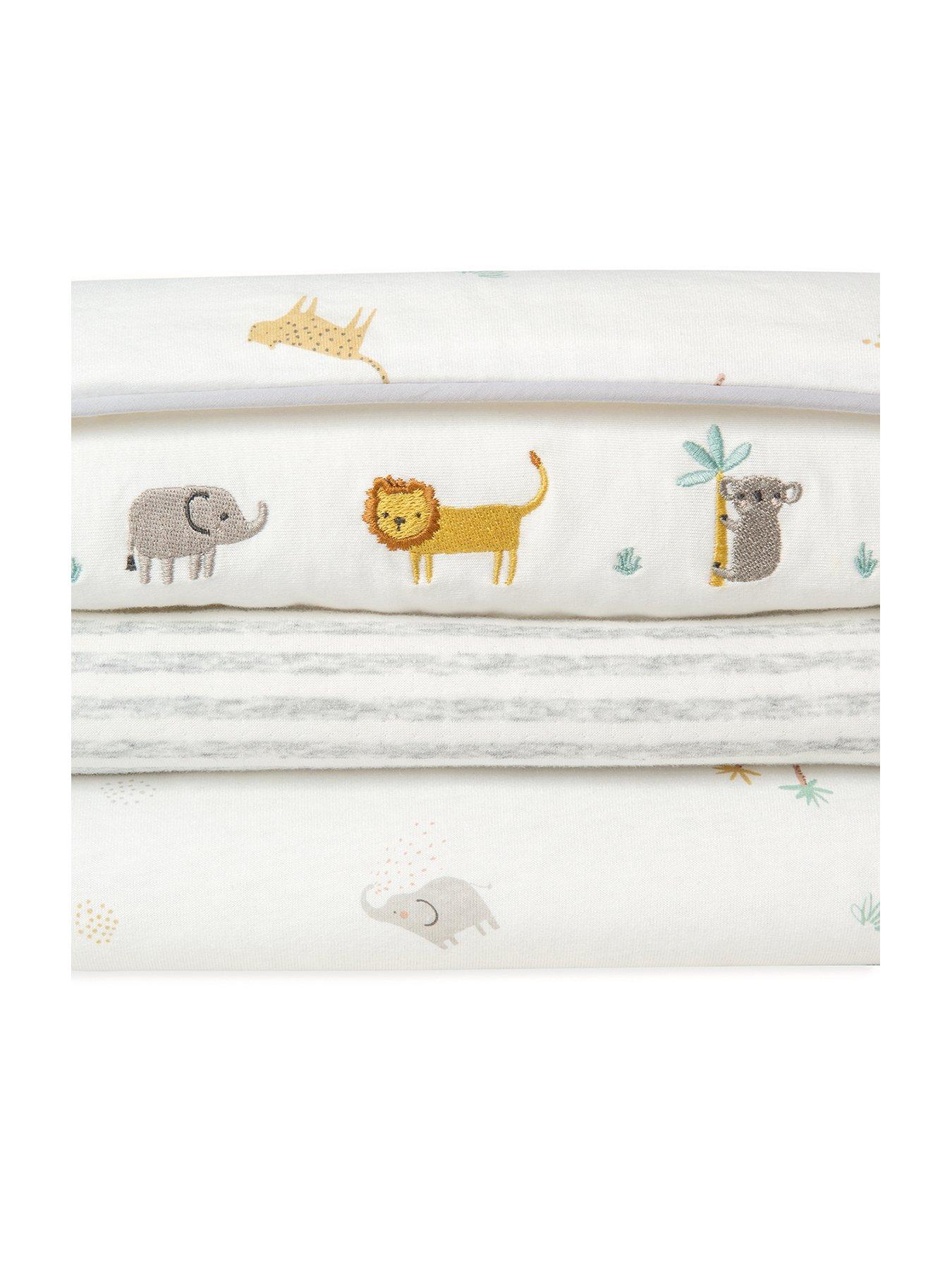 mamas-papas-25-tog-nursery-quilt-wildly-adventures-whitegreystillFront