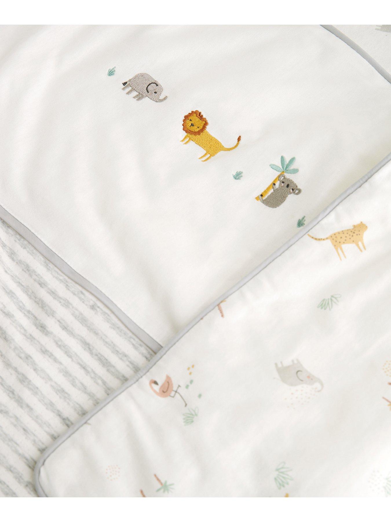 mamas-papas-25-tog-nursery-quilt-wildly-adventures-whitegreyoutfit