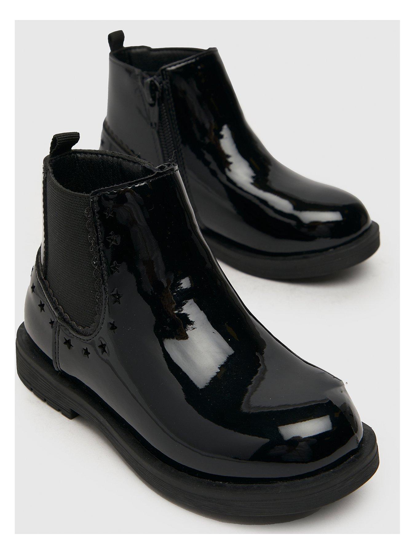 schuh-classy-toddler-patent-chelsea-boot-blackoutfit