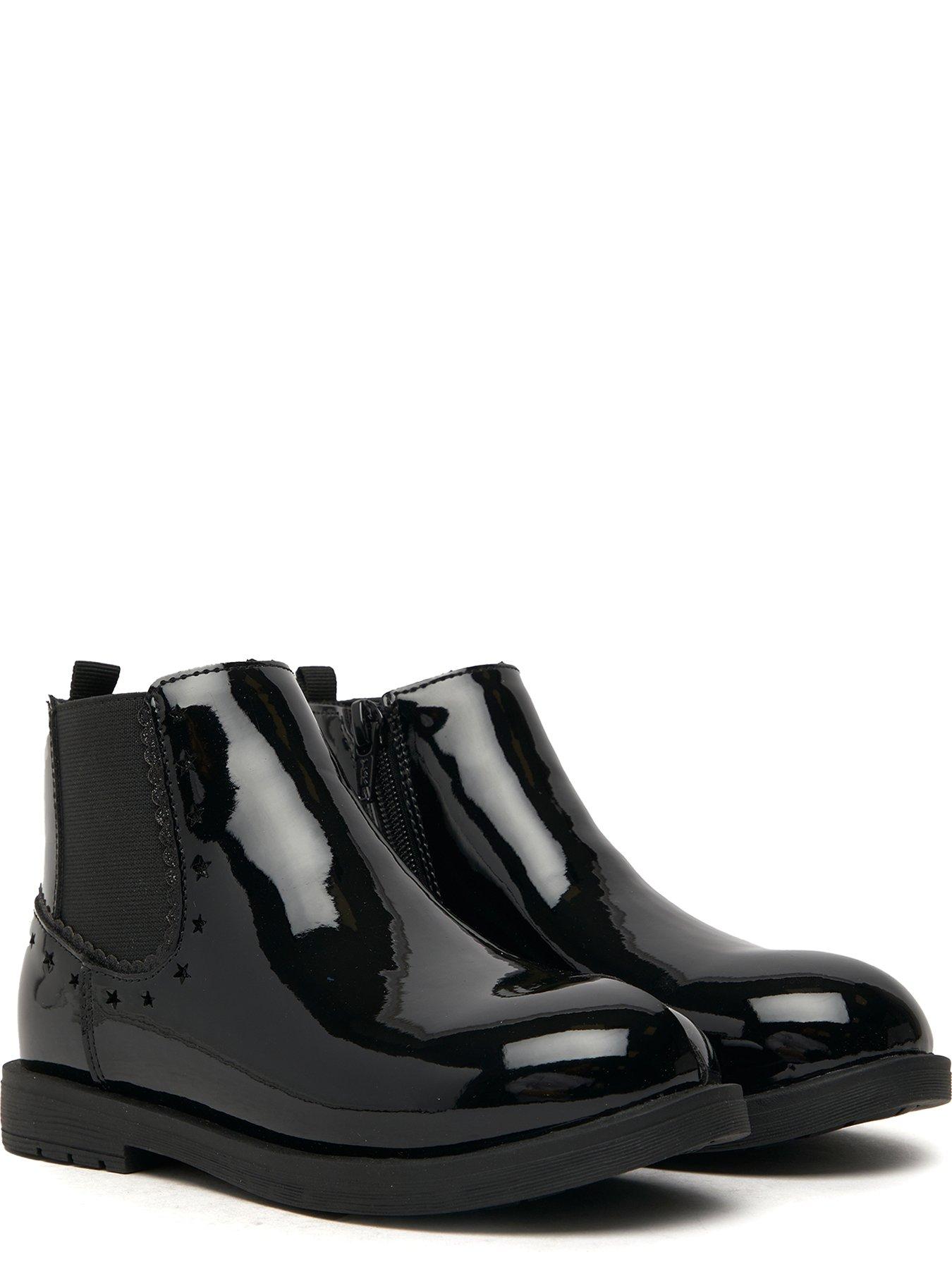 schuh-classy-junior-patent-chelsea-boot-blackstillFront