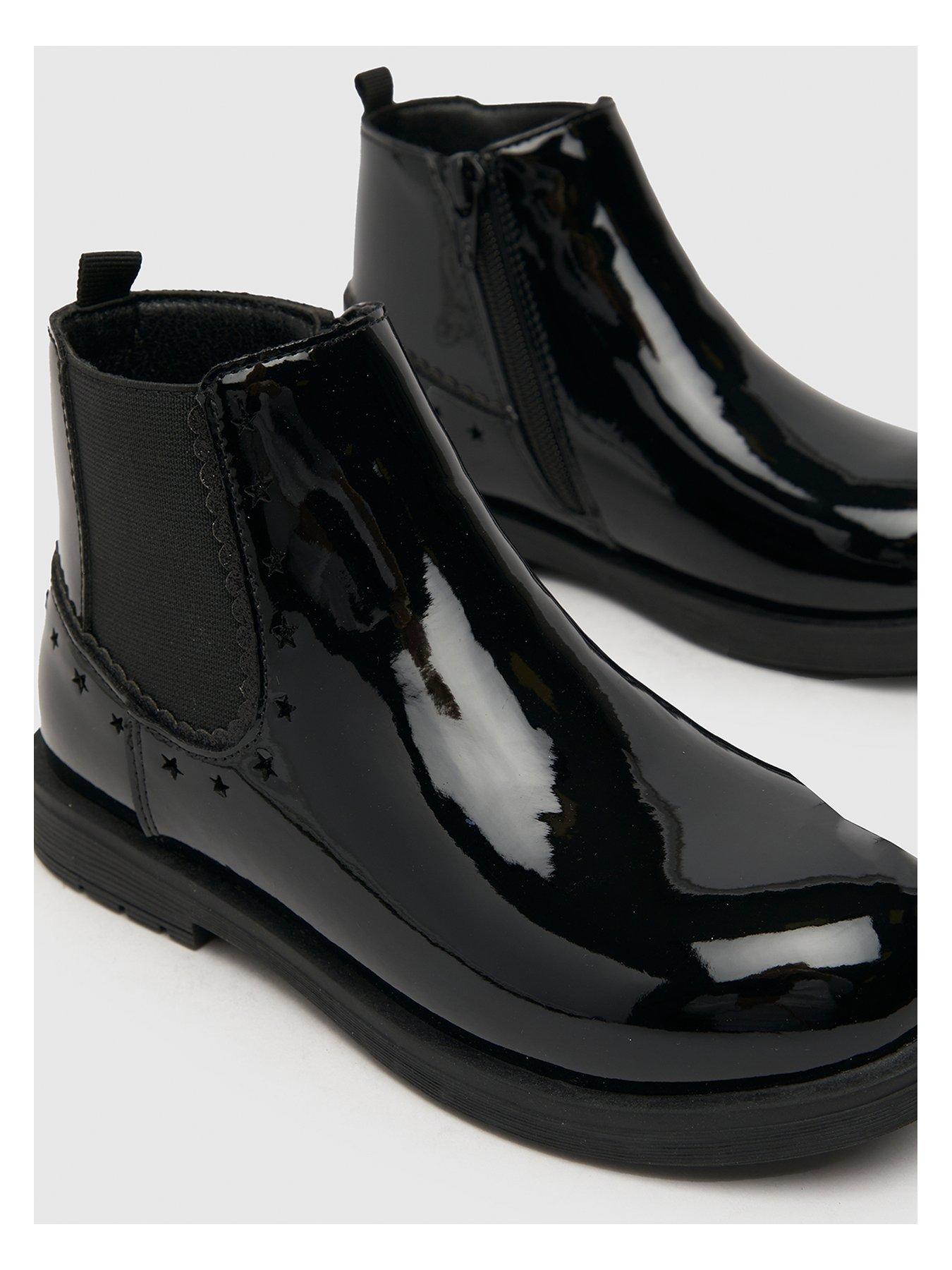 schuh-classy-junior-patent-chelsea-boot-blackoutfit