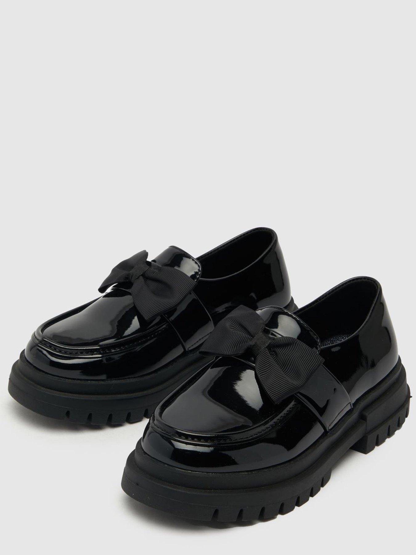 schuh-lolly-junior-patent-bow-loafer-blackoutfit