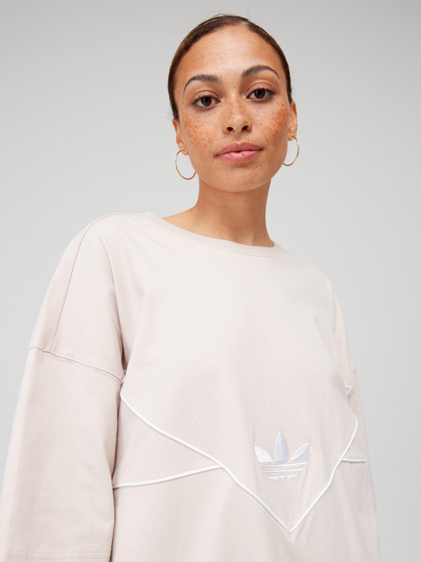 adidas-originals-tee-beigeoutfit