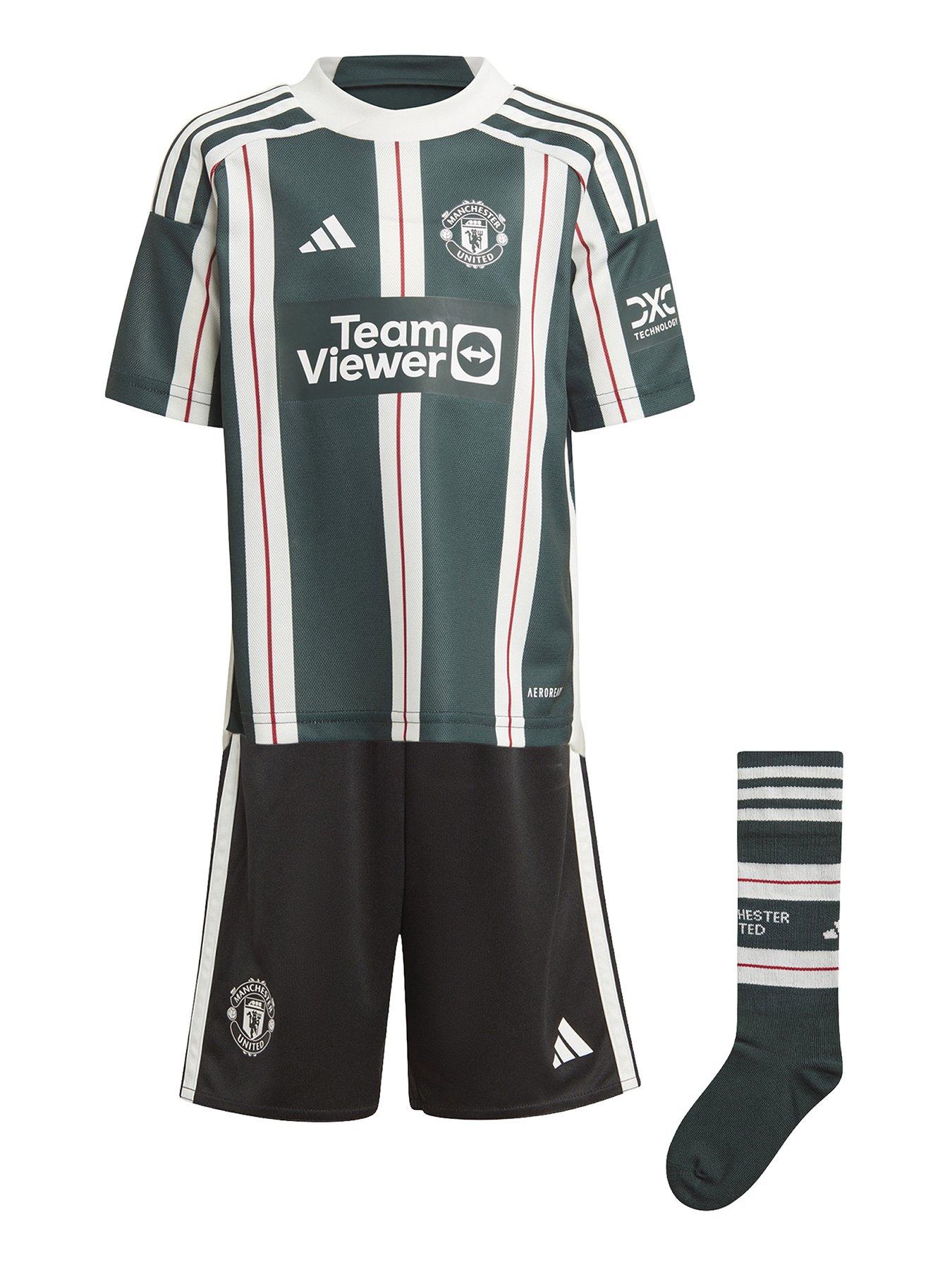 Manchester united green sales kit