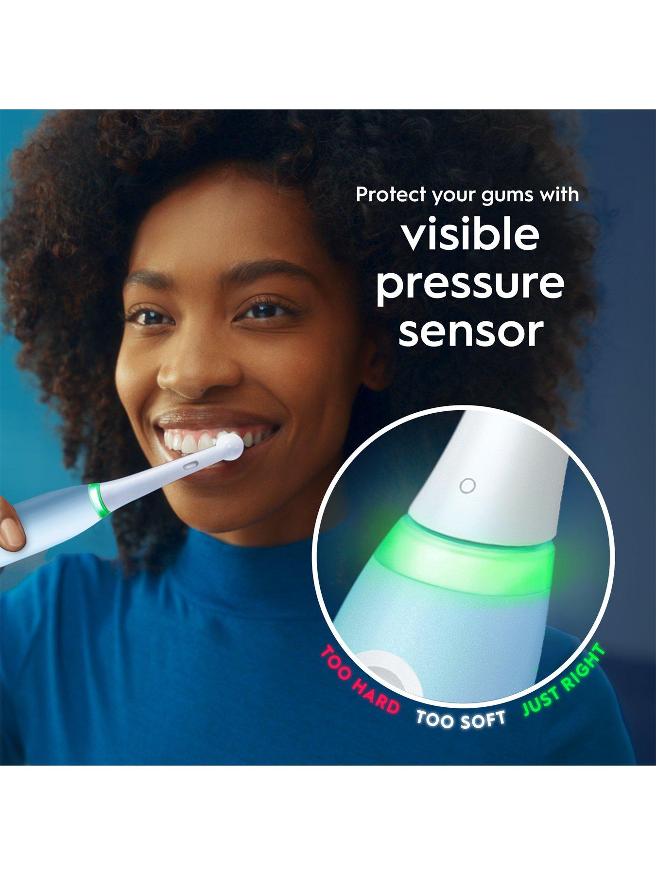 Image 5 of 7 of Oral-B iO3 Ice Blue Electric Toothbrush