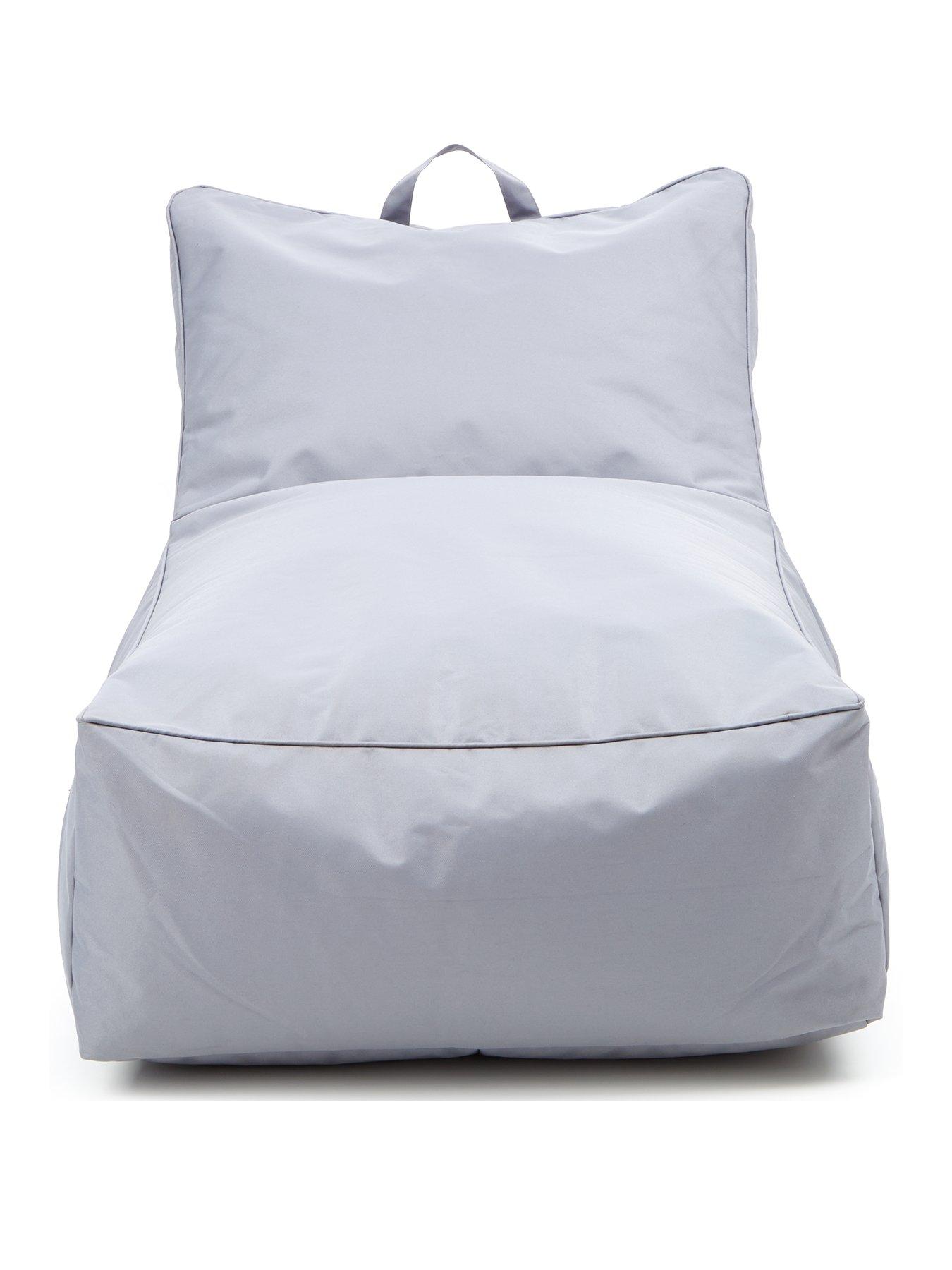 undefined Indoor/Outdoor Day Bed in Grey