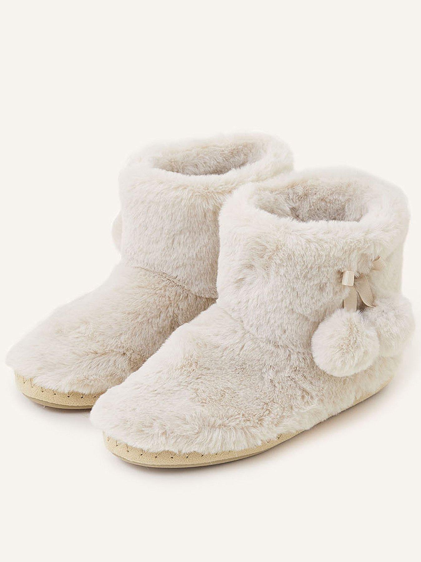 Image 1 of 4 of Accessorize Supersoft Slipper Boot - White