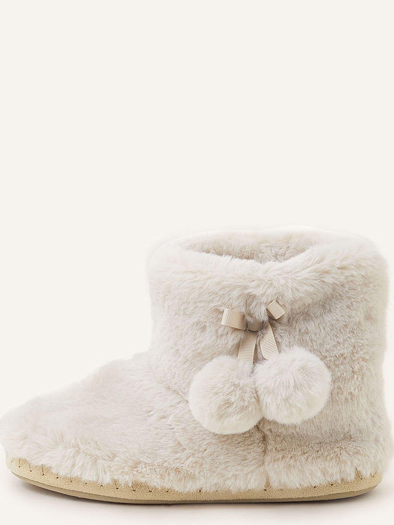 Image 4 of 4 of Accessorize Supersoft Slipper Boot - White