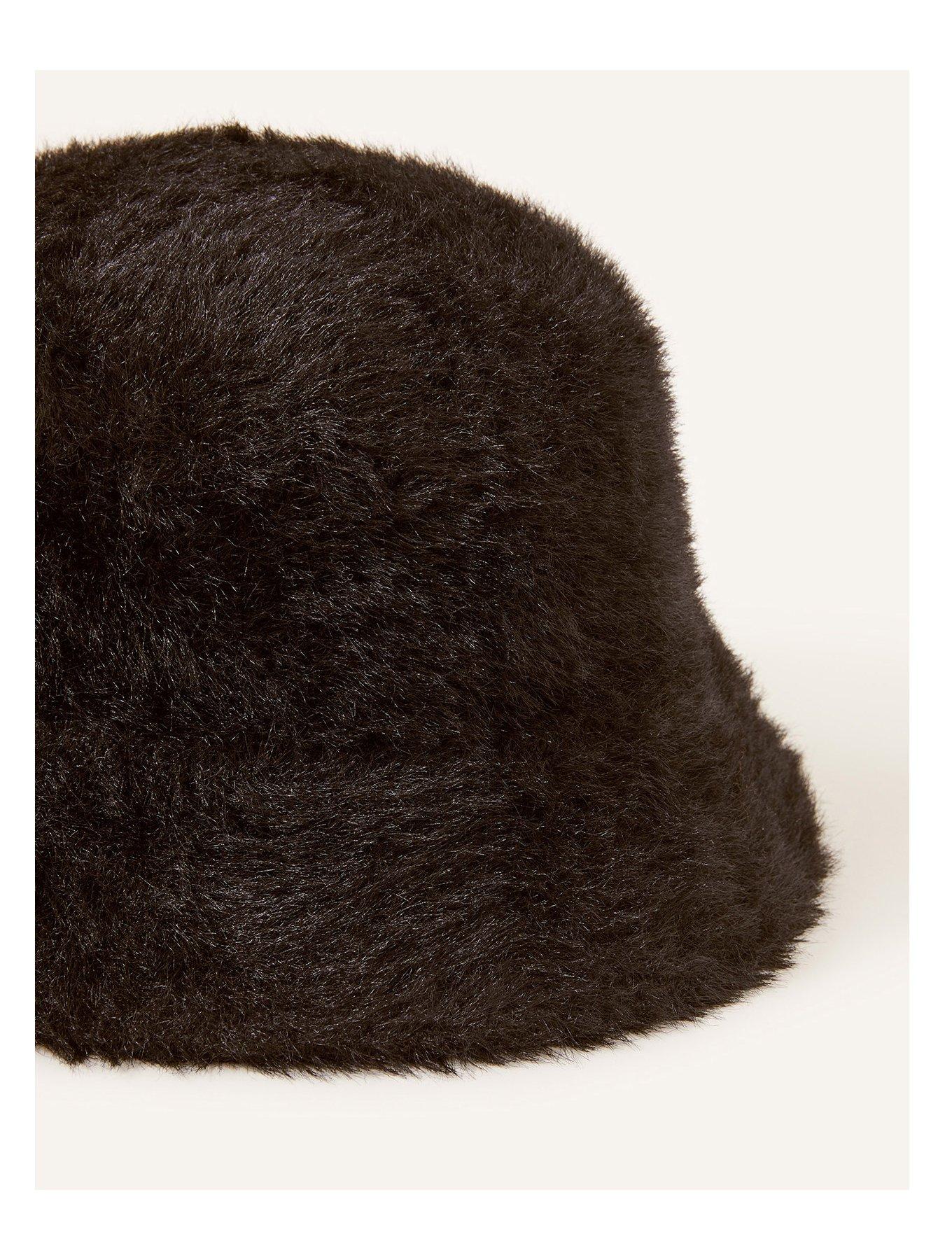 accessorize-fluffy-bucketback